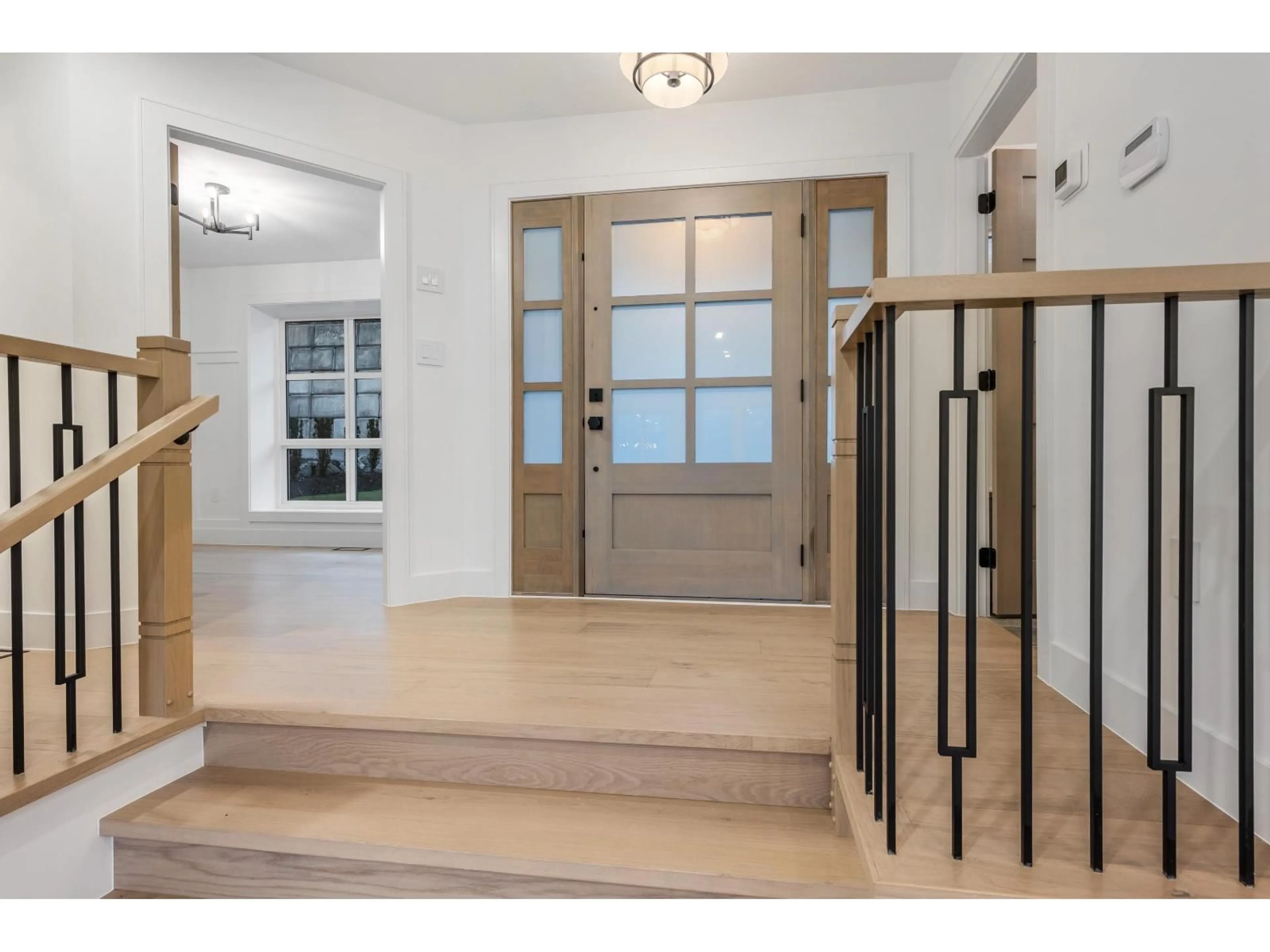 Indoor entryway for 46007 WEEDEN DRIVE, Chilliwack British Columbia V2R5T8