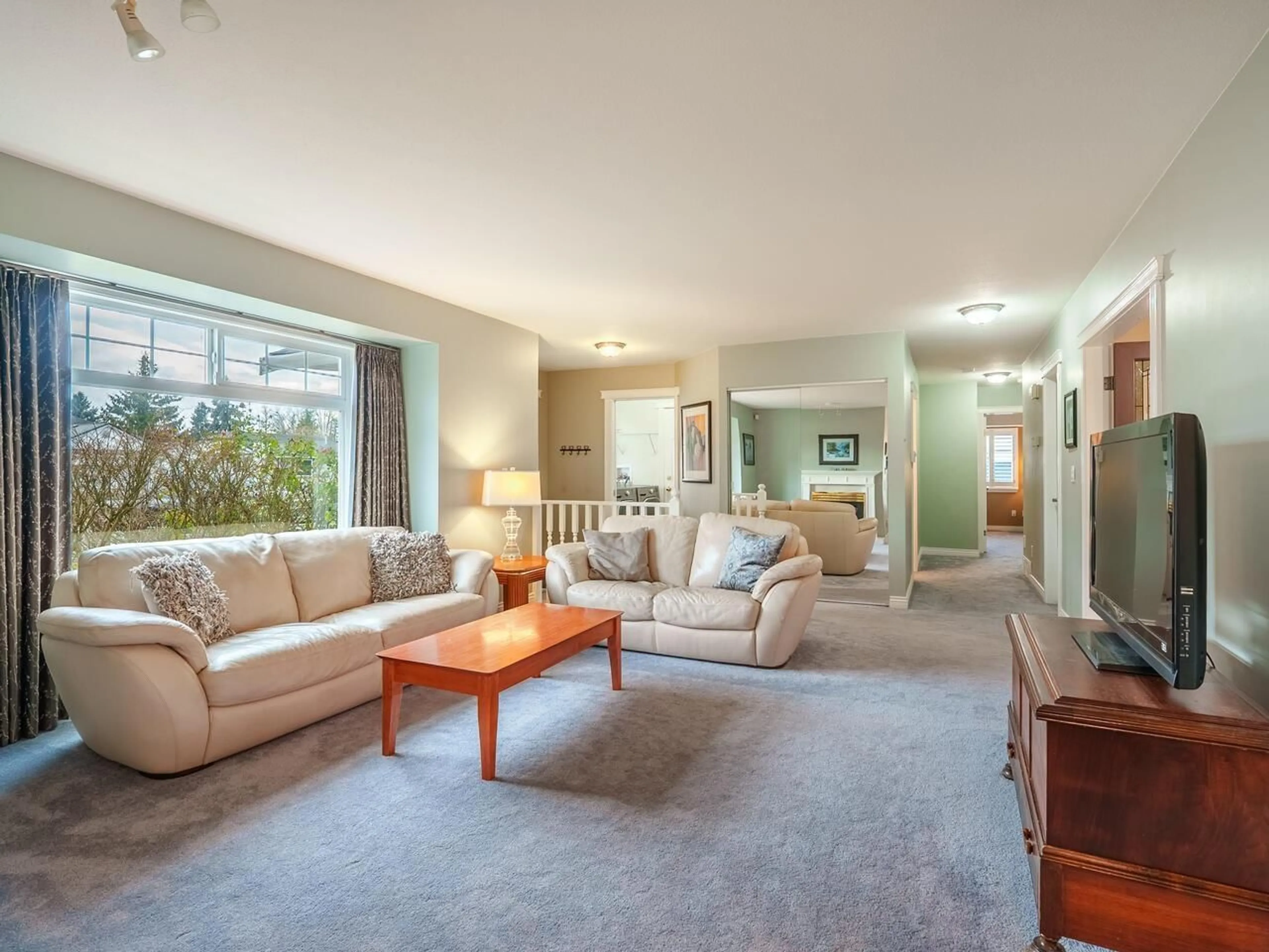 Living room with furniture, unknown for 19225 59A AVENUE, Surrey British Columbia V3S7S8