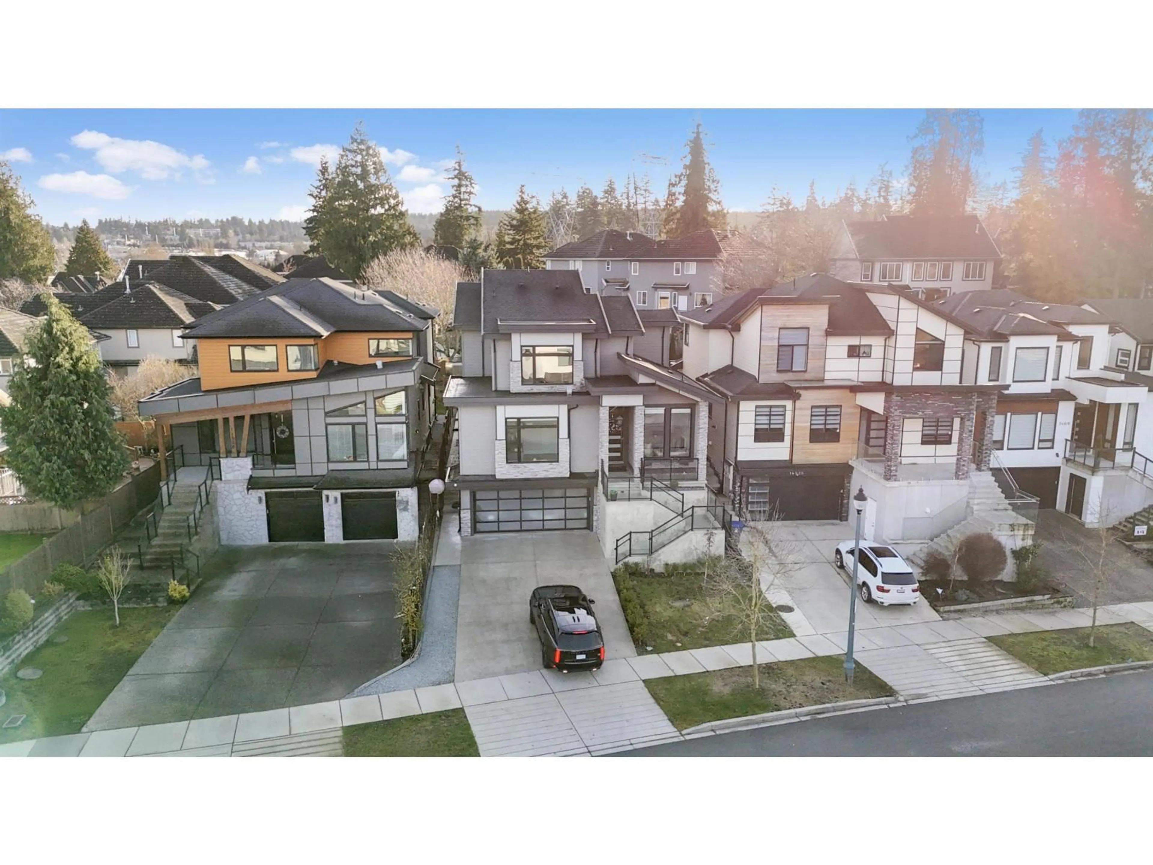 A pic from outside/outdoor area/front of a property/back of a property/a pic from drone, street for 14932 35A AVENUE, Surrey British Columbia V3Z0Y7