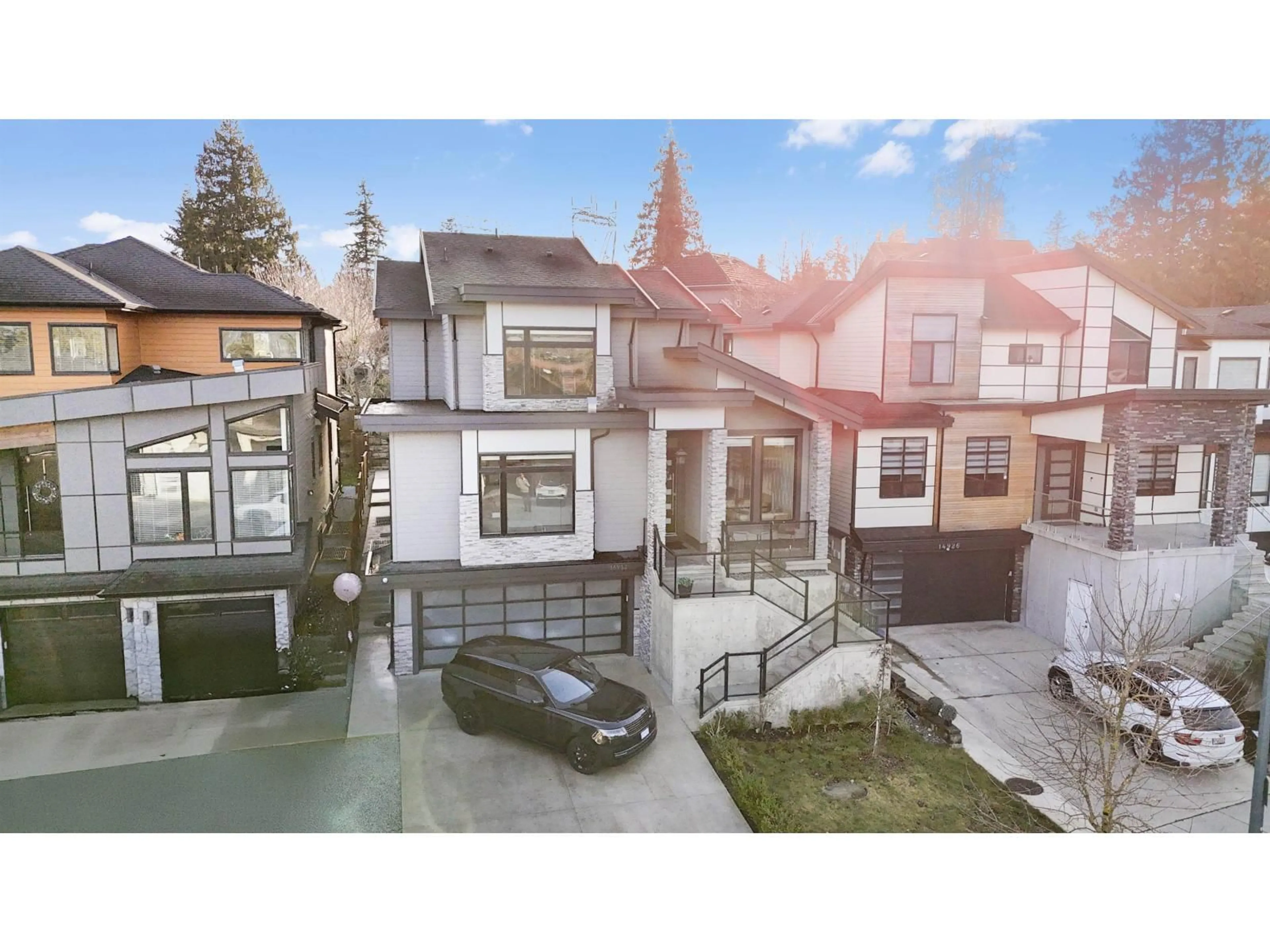A pic from outside/outdoor area/front of a property/back of a property/a pic from drone, street for 14932 35A AVENUE, Surrey British Columbia V3Z0Y7