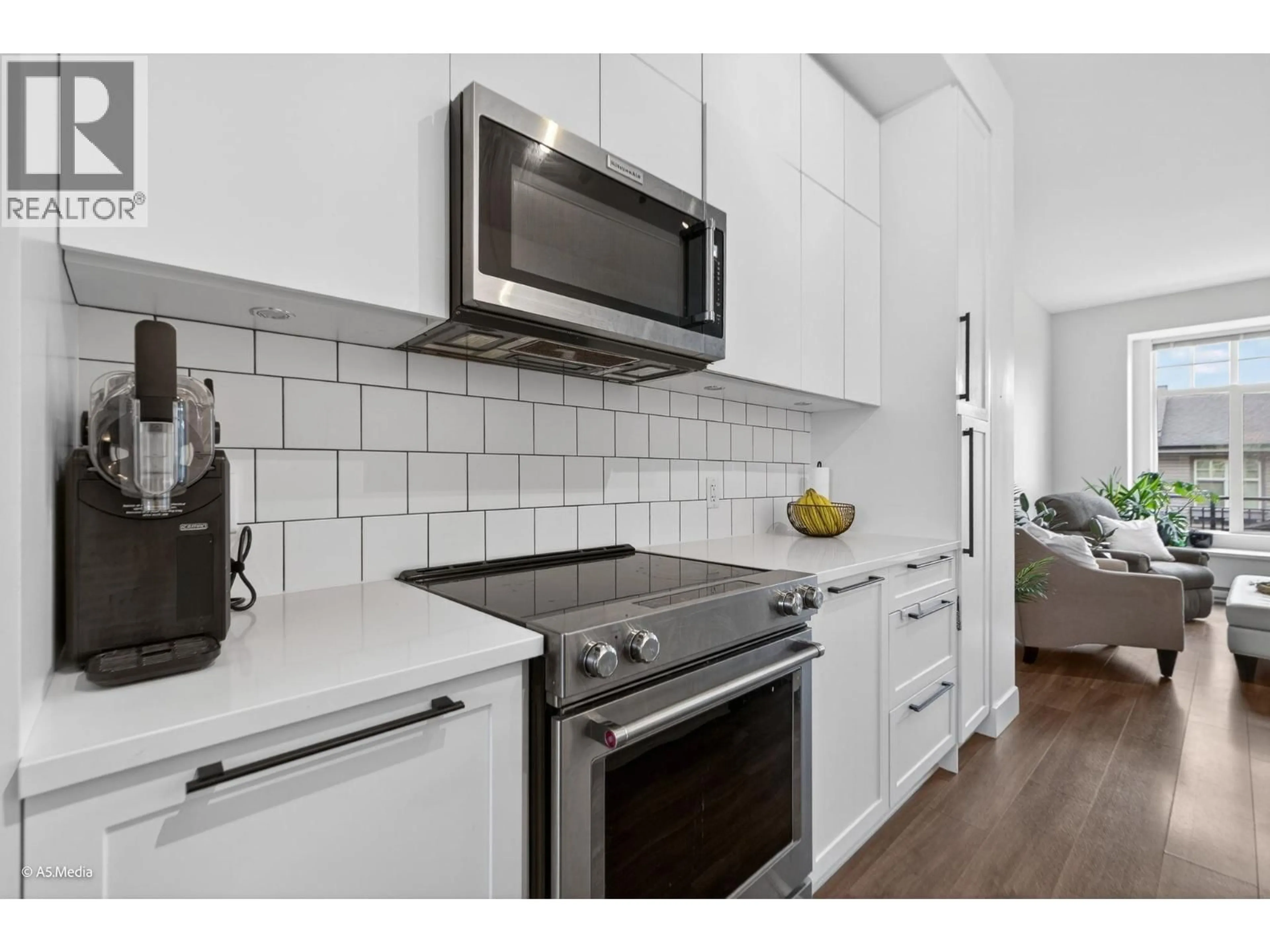 Standard kitchen, ceramic/tile floor for 44 - 3552 VICTORIA DRIVE, Coquitlam British Columbia V3E0N7