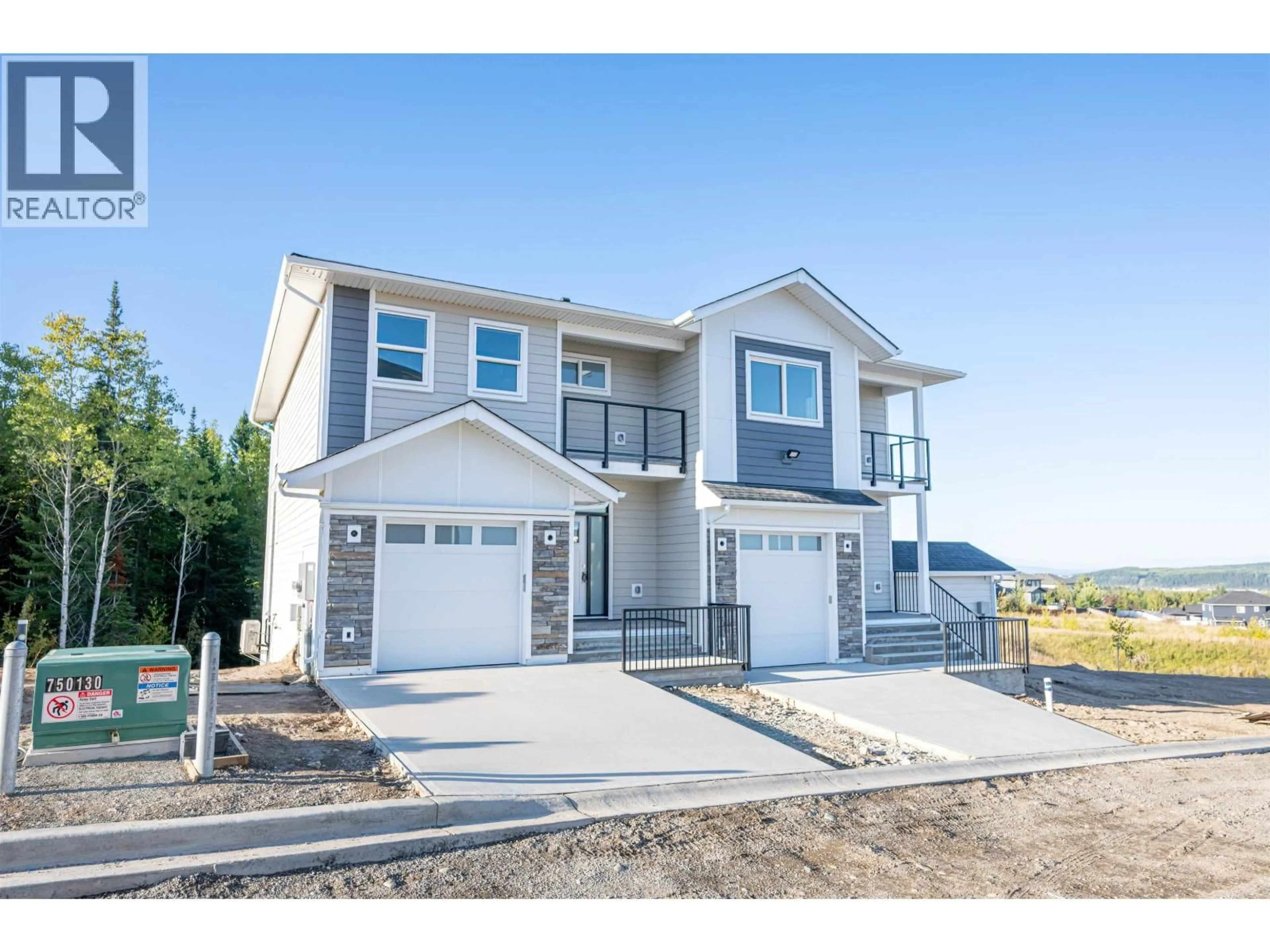 Home with vinyl exterior material, street for 101 - 7785 SOUTHRIDGE AVENUE, Prince George British Columbia V2N6S4