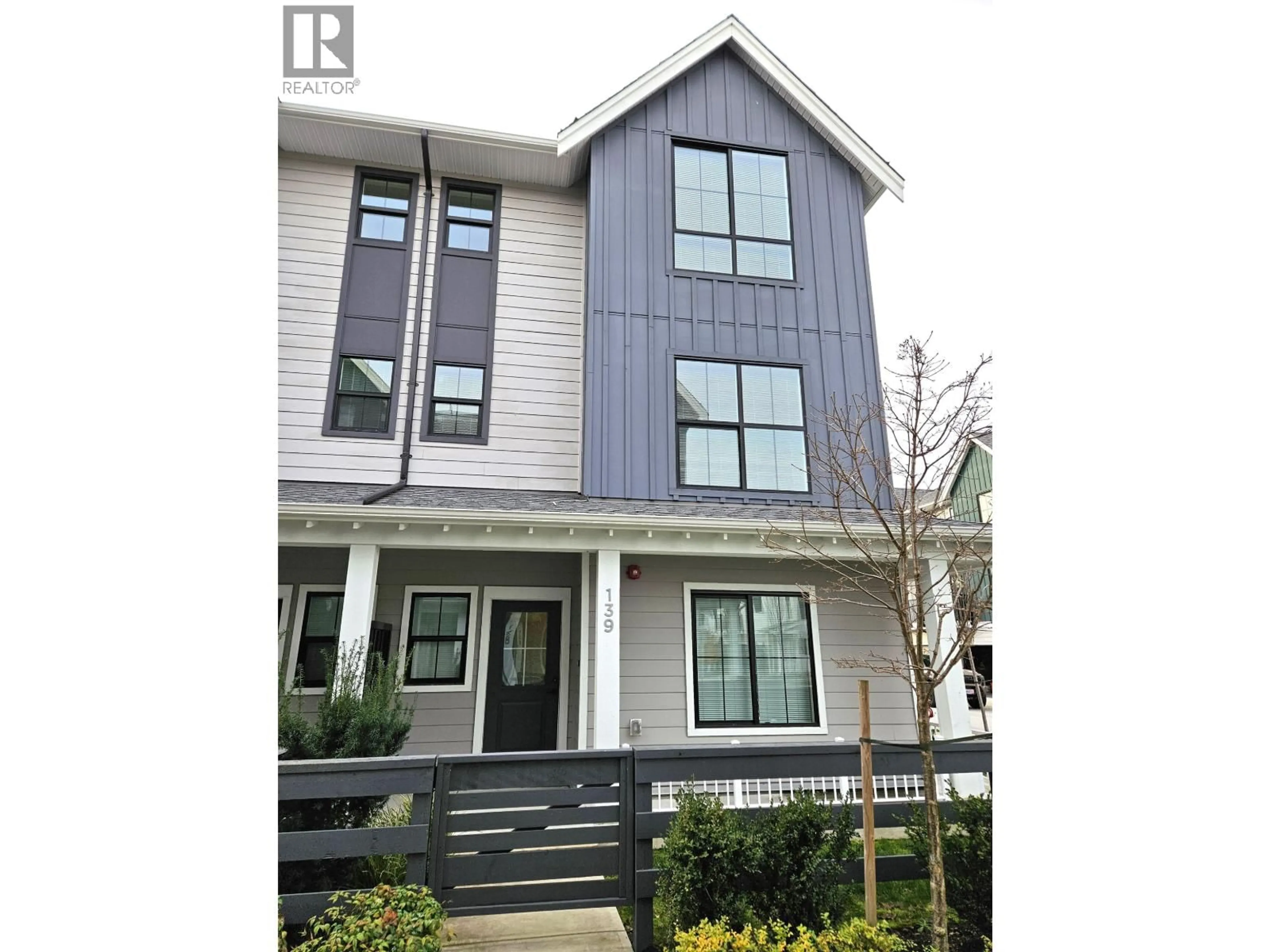Home with vinyl exterior material, street for 139 - 488 FURNESS STREET, New Westminster British Columbia V3M0M1