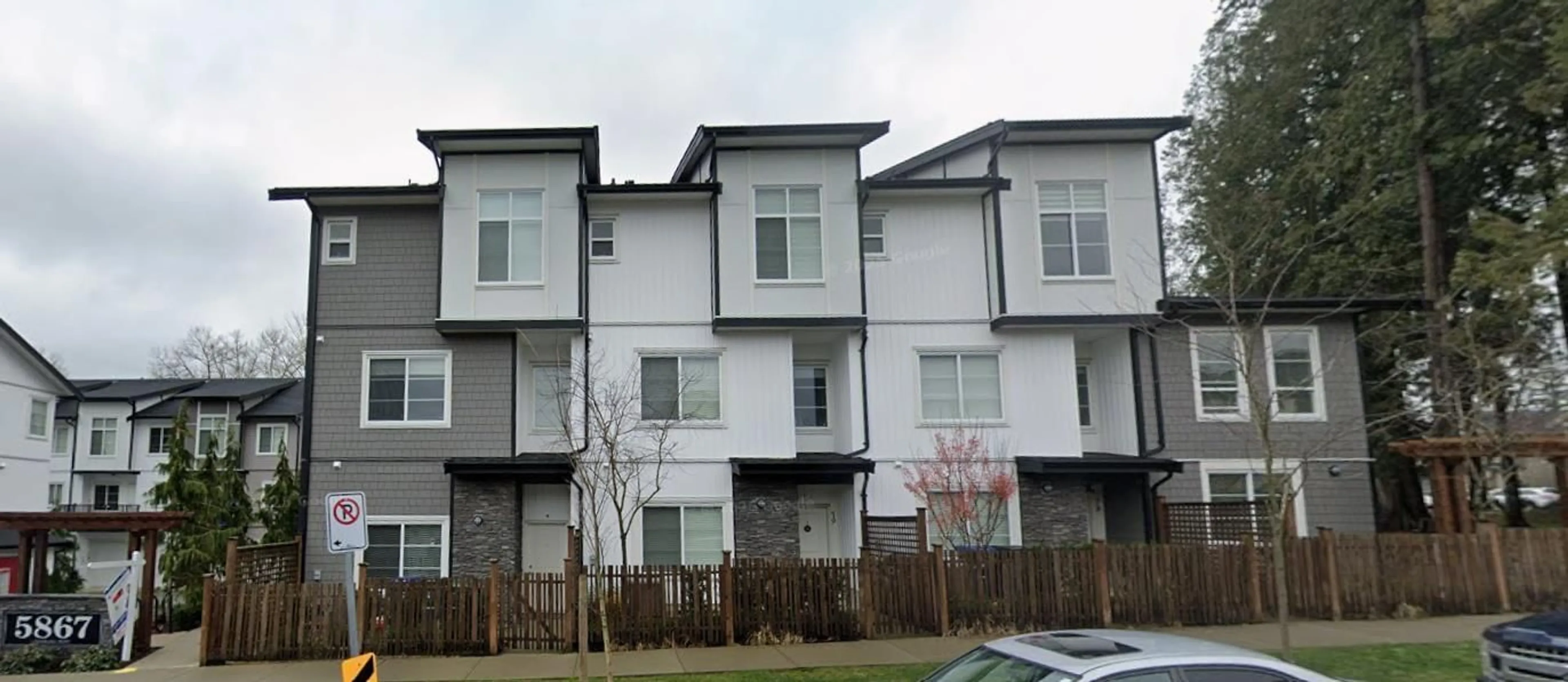 Blurry image for 20 - 5867 129 STREET, Surrey British Columbia V3X0J4