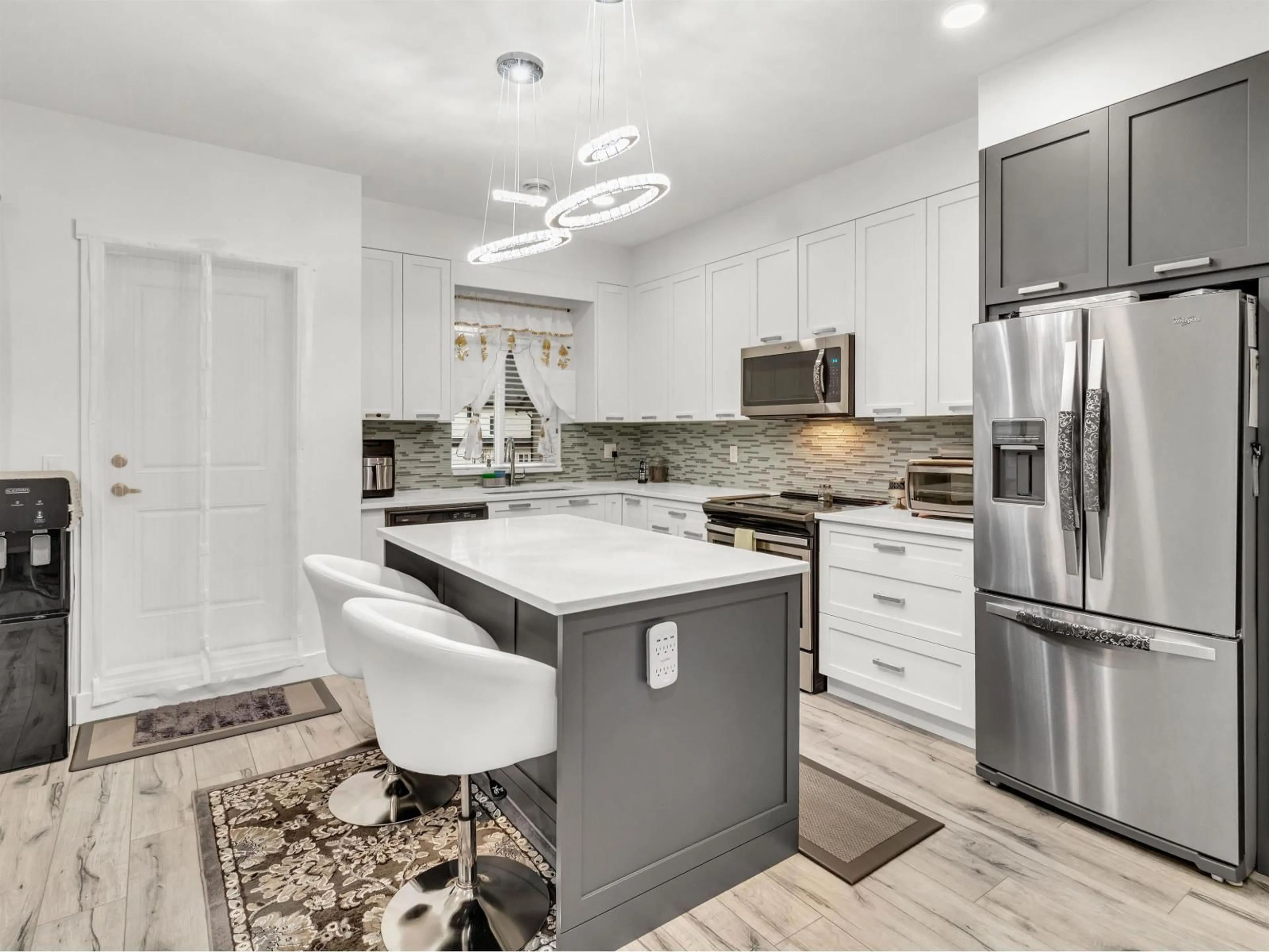 Open concept kitchen, ceramic/tile floor for 20 - 5867 129 STREET, Surrey British Columbia V3X0J4