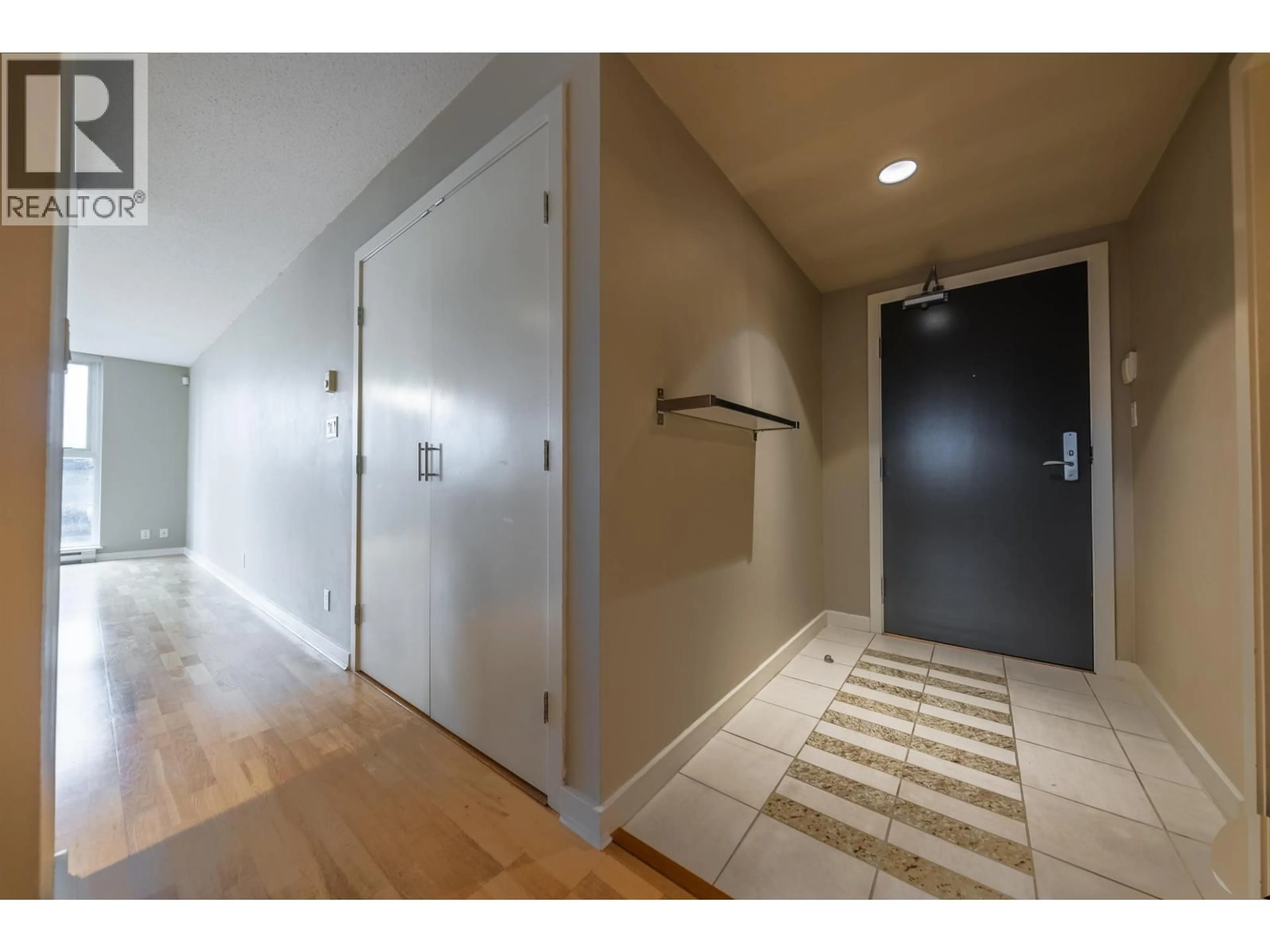 Indoor foyer for 506 - 583 BEACH CRESCENT, Vancouver British Columbia V6Z3E6