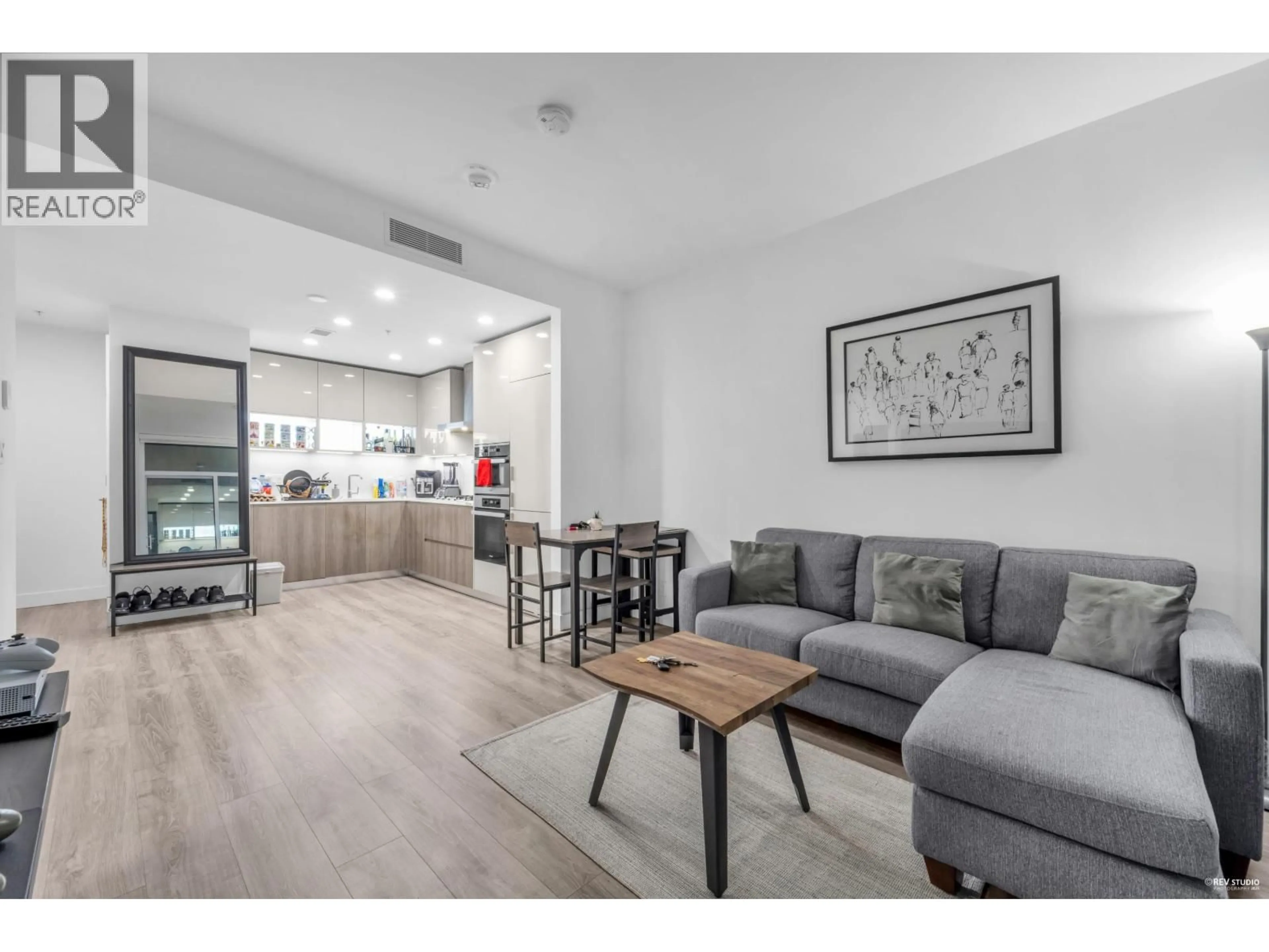 Unknown for 2001 - 6511 SUSSEX AVENUE, Burnaby British Columbia V5H0K5