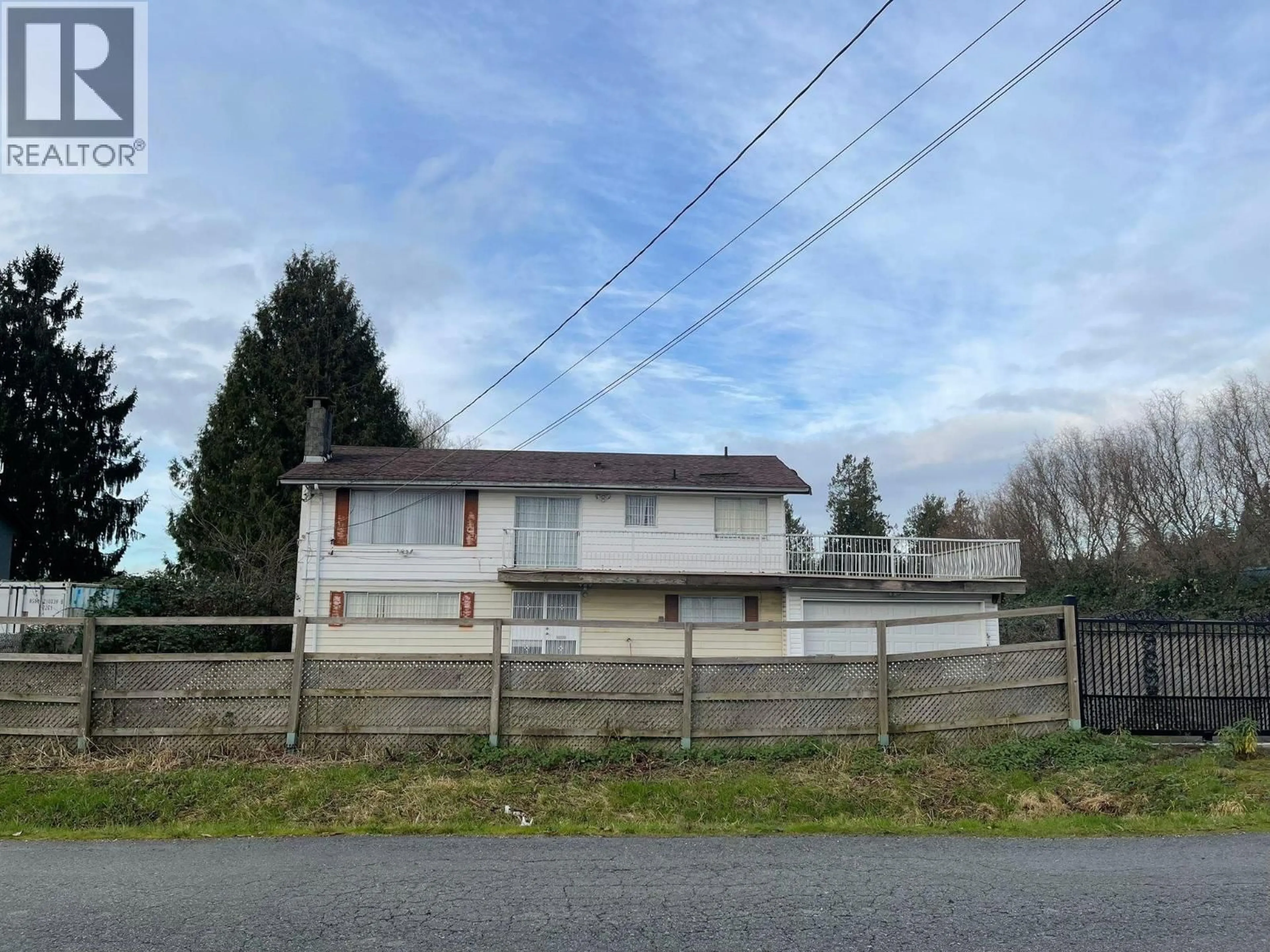 A pic from outside/outdoor area/front of a property/back of a property/a pic from drone, unknown for 6115 9TH AVENUE, Burnaby British Columbia V3N2T4