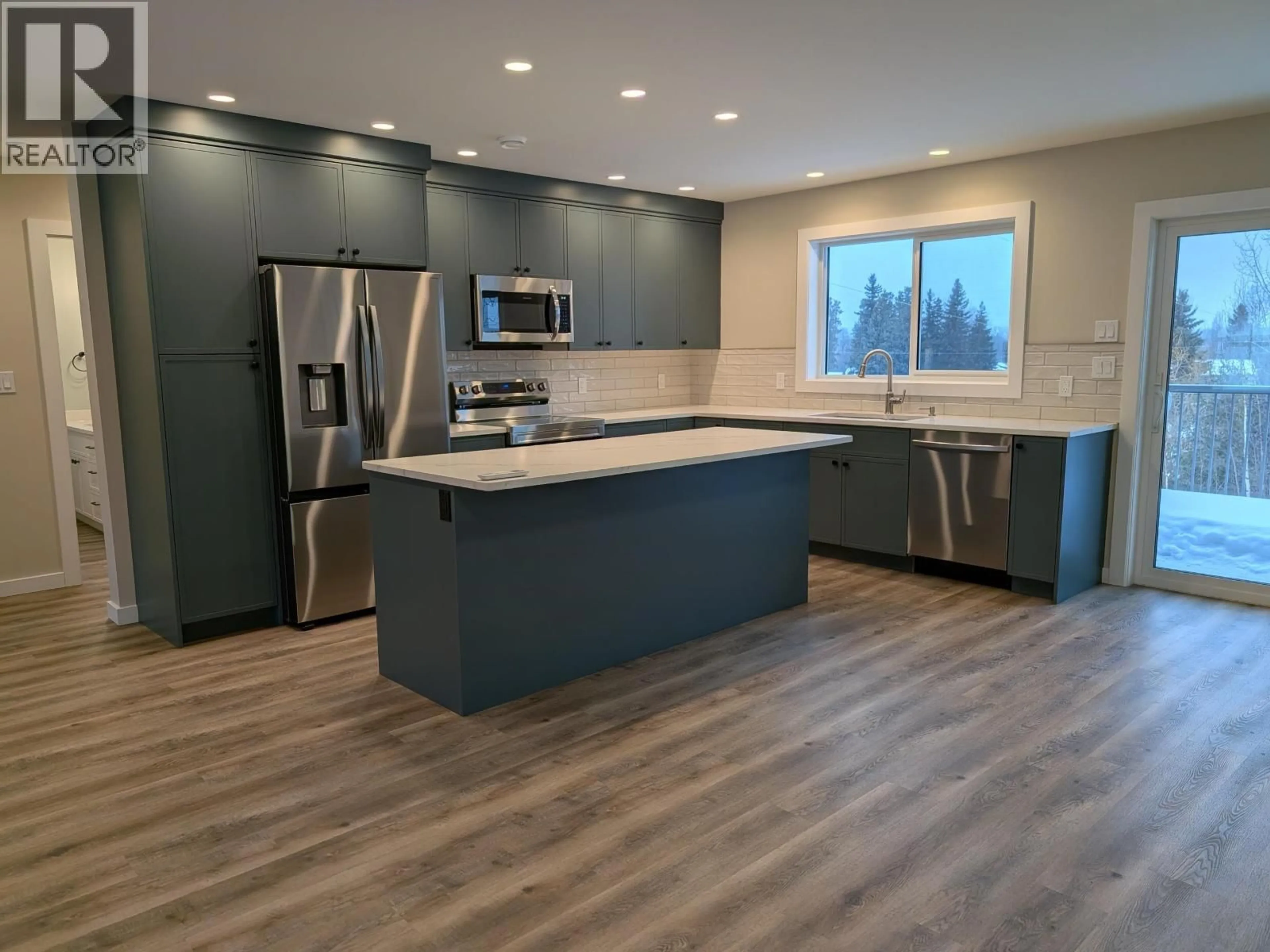 Open concept kitchen, unknown for 1498 CHESTNUT STREET, Telkwa British Columbia V0J2X0