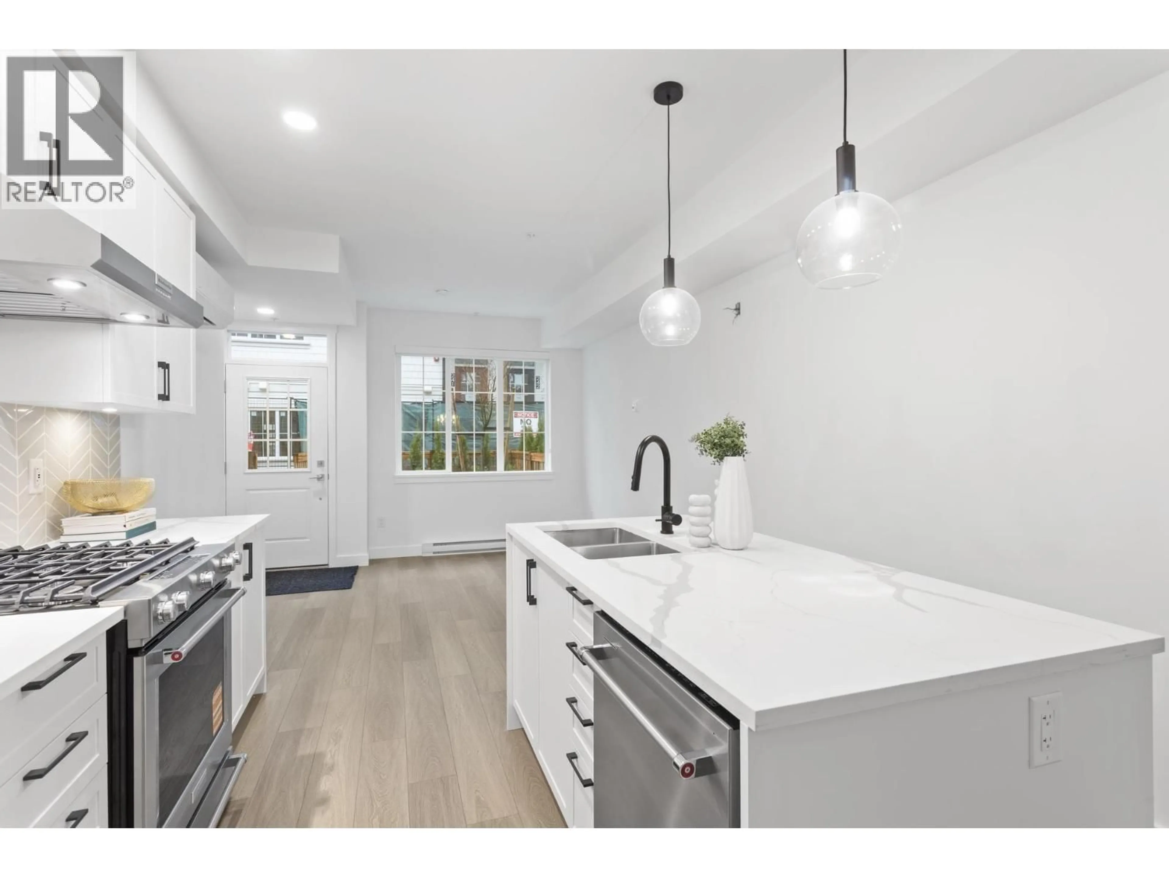 Open concept kitchen, unknown for 120 - 720 ROBINSON STREET, Coquitlam British Columbia V3J0P9