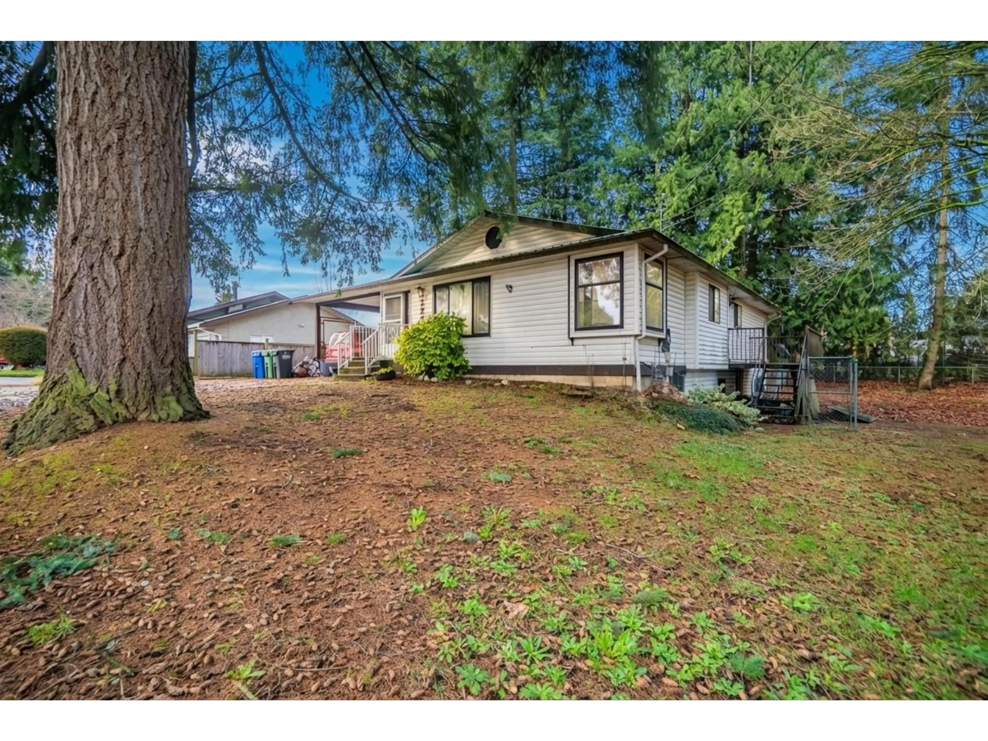 A pic from outside/outdoor area/front of a property/back of a property/a pic from drone, street for 2277 MOULDSTADE ROAD, Abbotsford British Columbia V2S3X5
