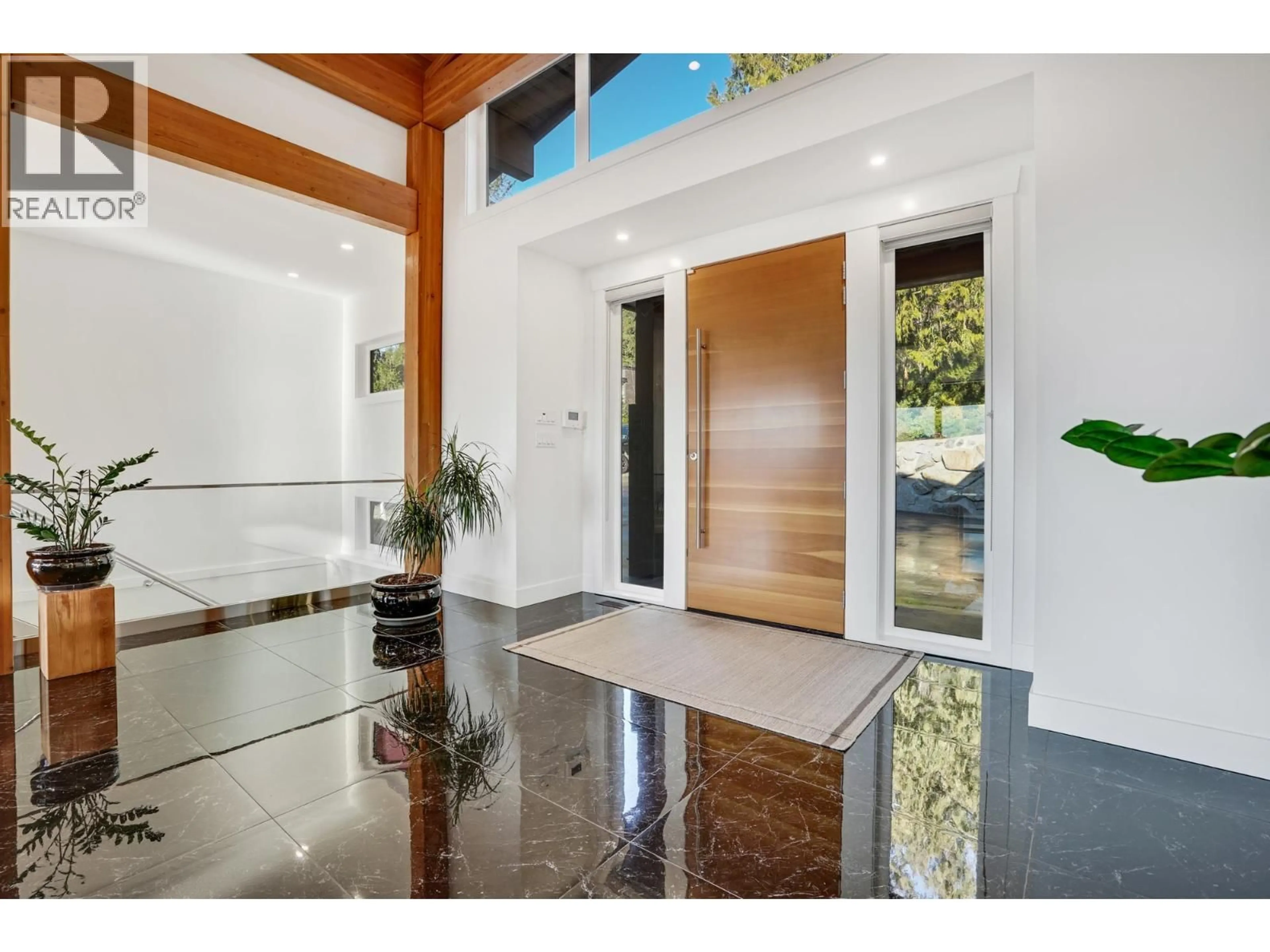 Indoor entryway for 1024 GOAT RIDGE DRIVE, Britannia Beach British Columbia V8B1J2