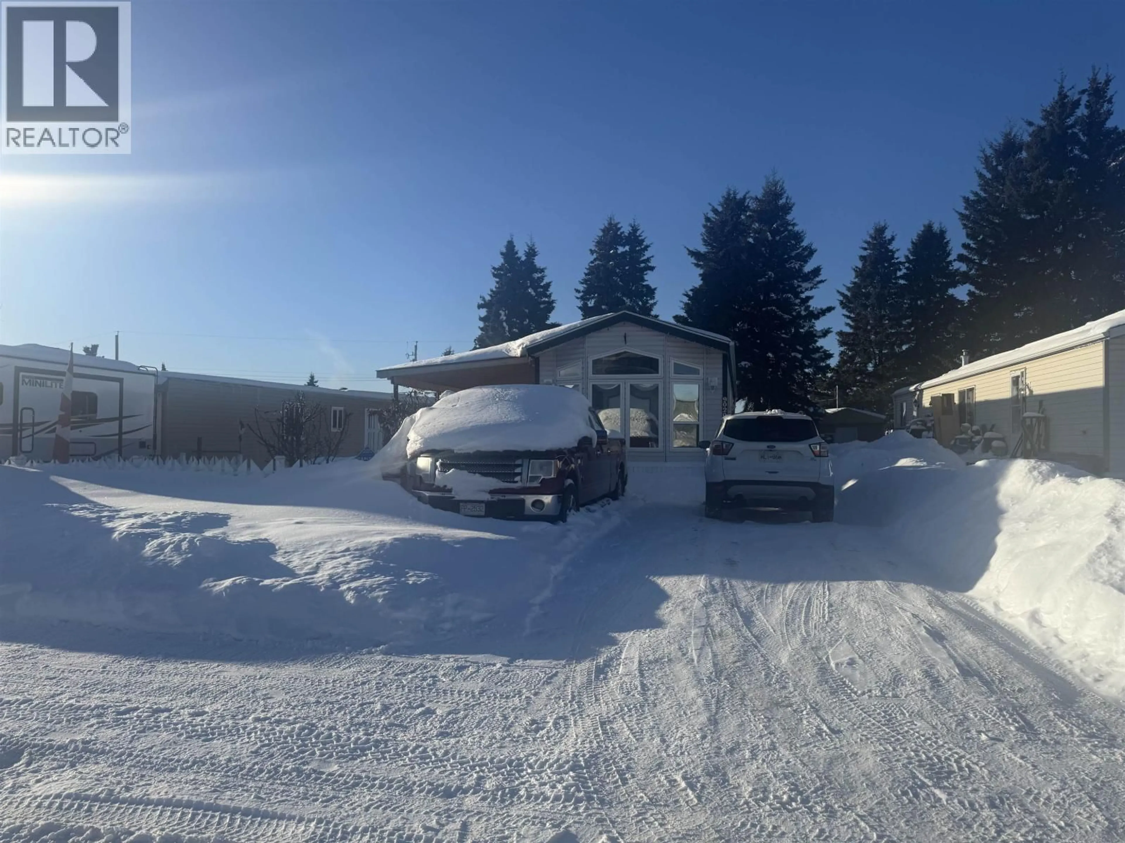 Parking for 9020 75 STREET, Fort St. John British Columbia V1J2Z2