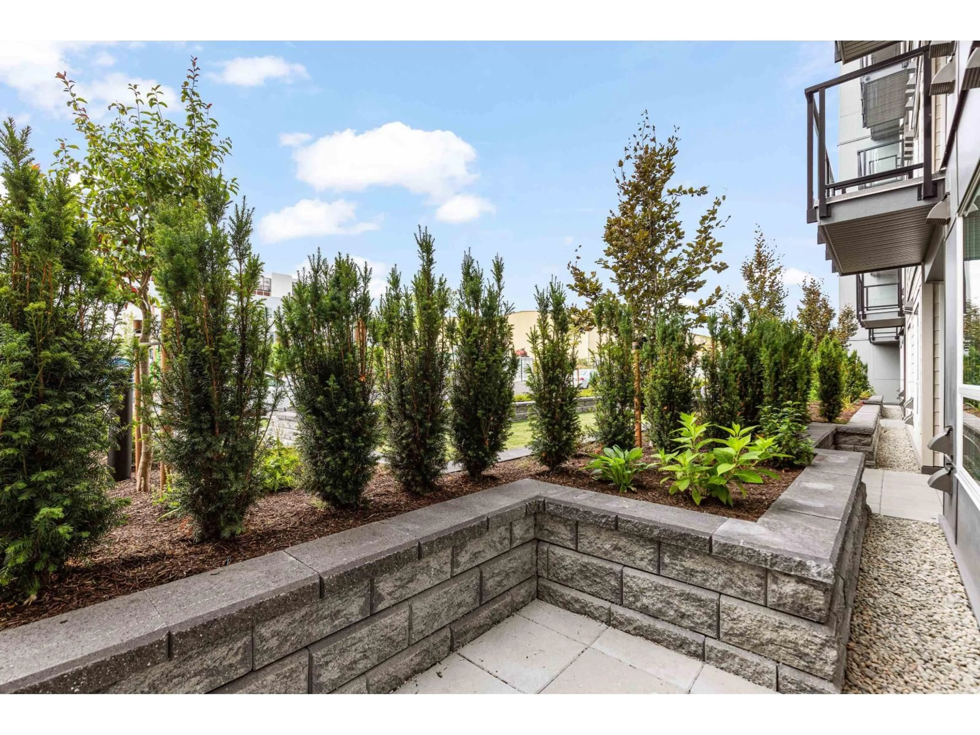 Patio, unknown for 106 - 30494 CARDINAL AVENUE, Abbotsford British Columbia V2T0M1