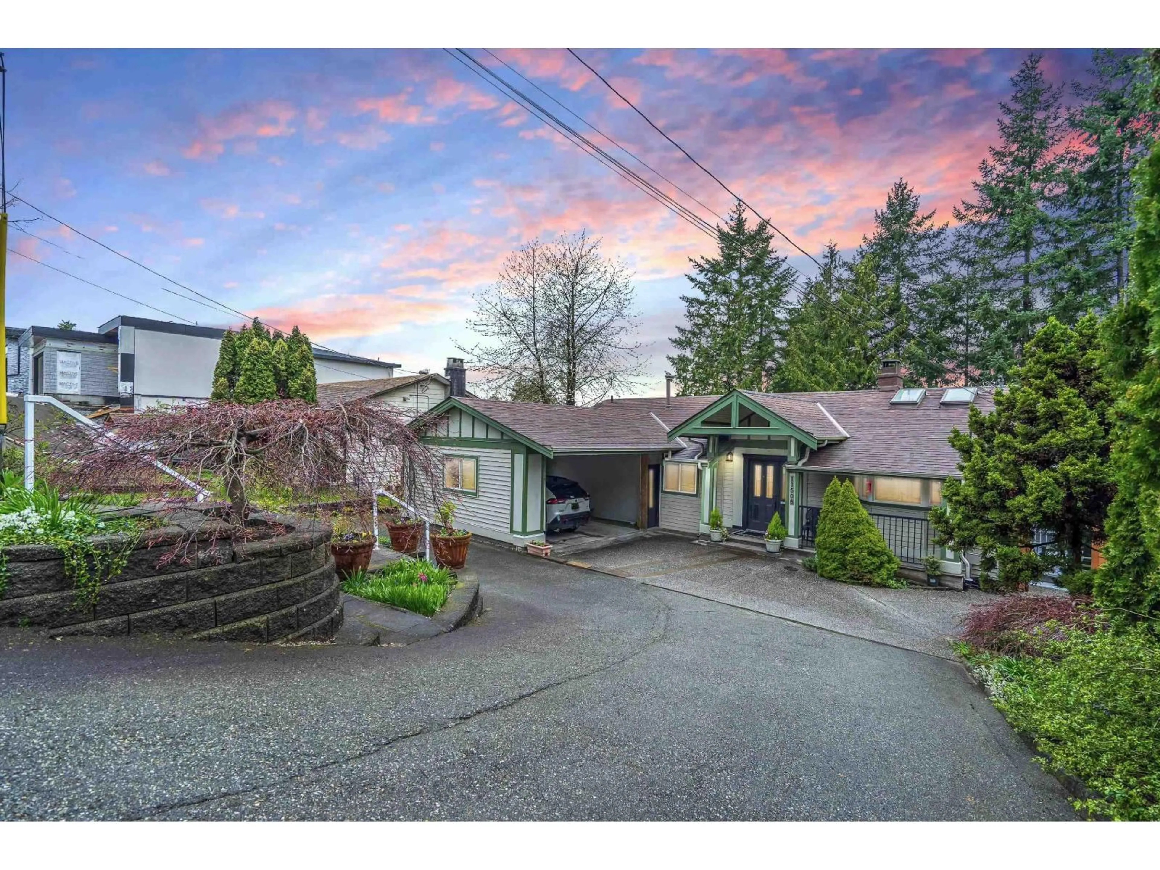 A pic from outside/outdoor area/front of a property/back of a property/a pic from drone, street for 11506 BAILEY CRESCENT, Surrey British Columbia V3V6J7