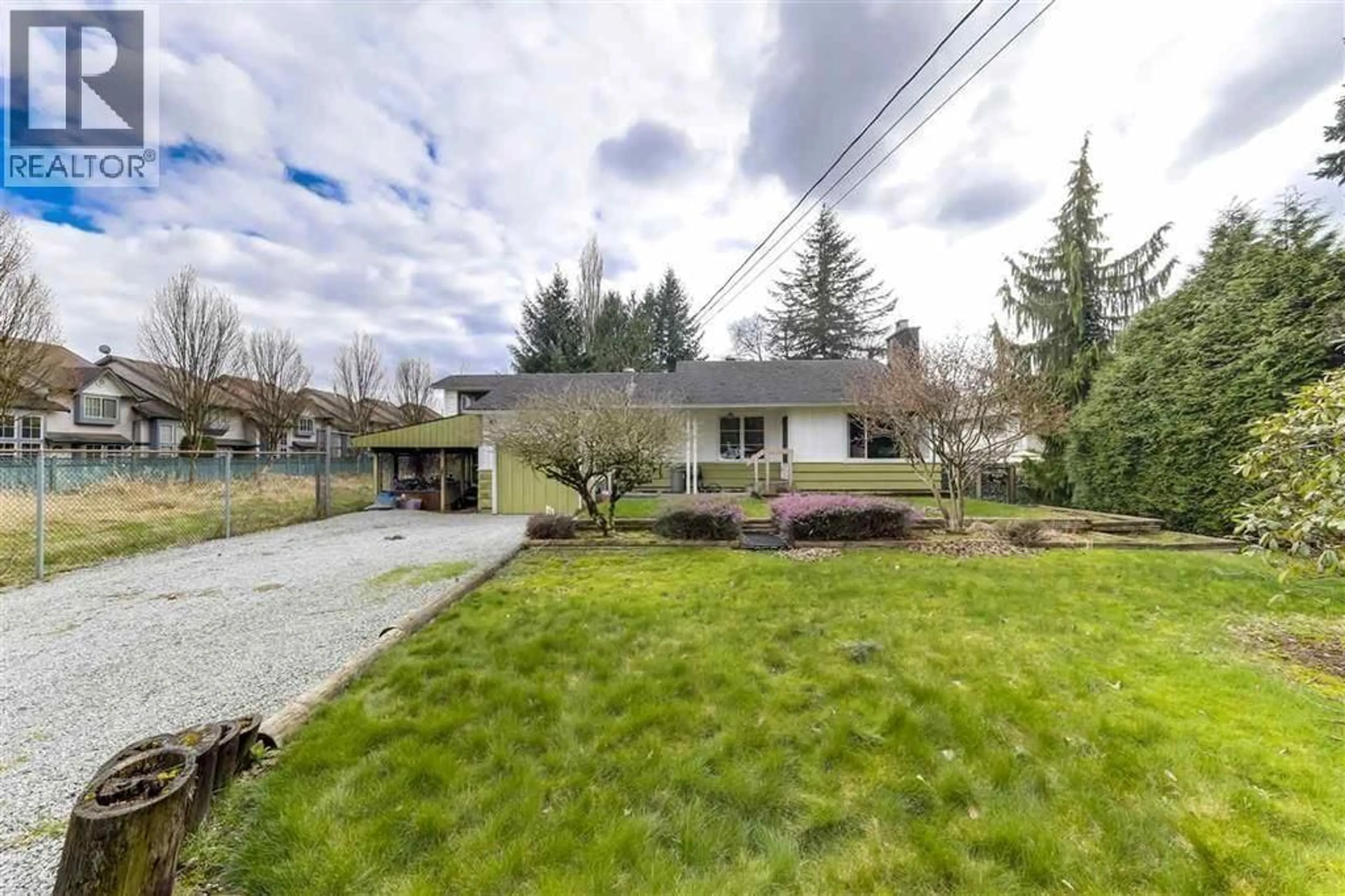 A pic from outside/outdoor area/front of a property/back of a property/a pic from drone, street for 20994 LOUGHEED HIGHWAY, Maple Ridge British Columbia V2X2R3
