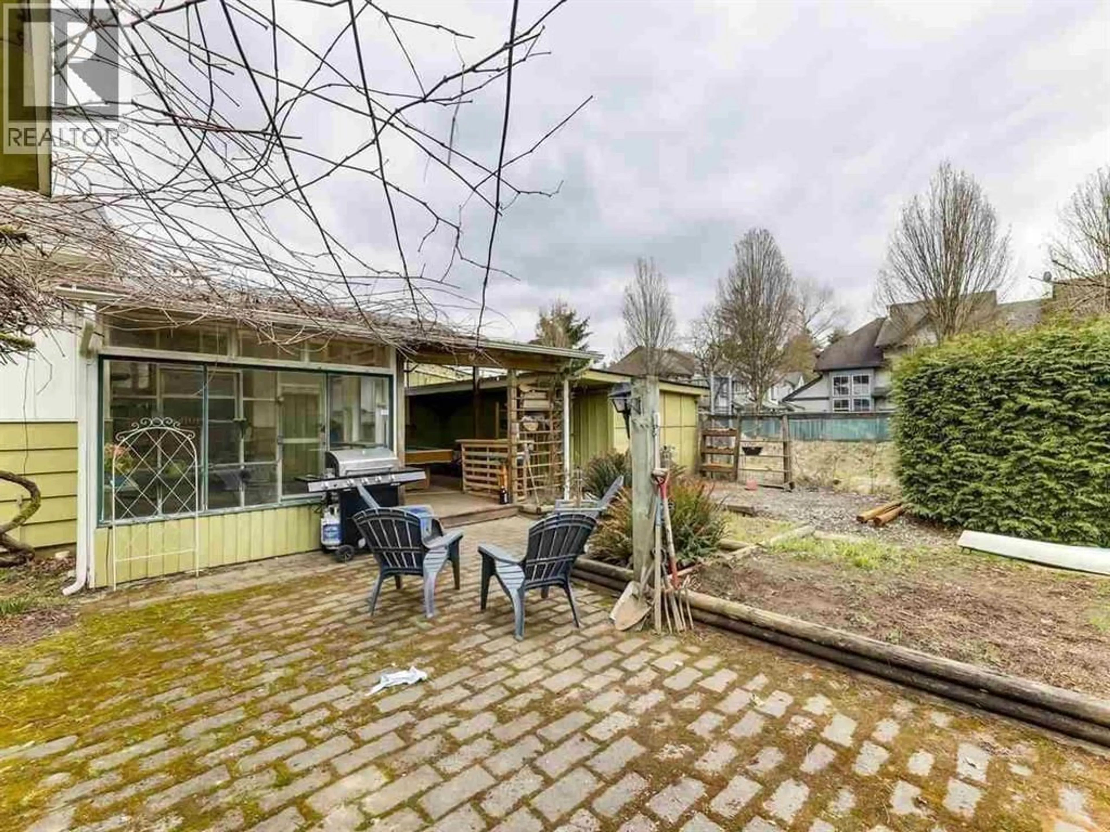 Patio, unknown for 20994 LOUGHEED HIGHWAY, Maple Ridge British Columbia V2X2R3