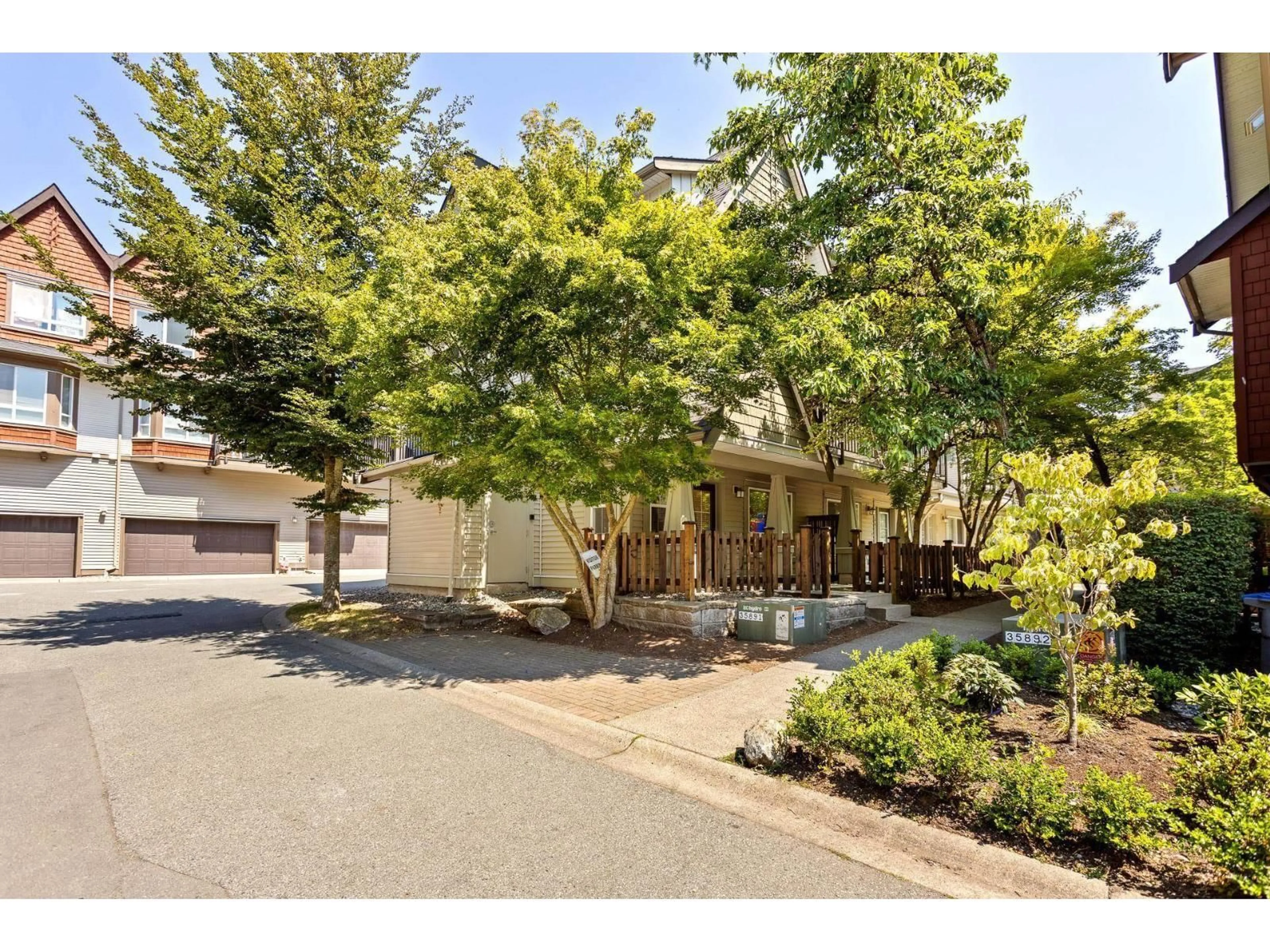 Unknown for 43 - 7155 189 STREET, Surrey British Columbia V4N5S8