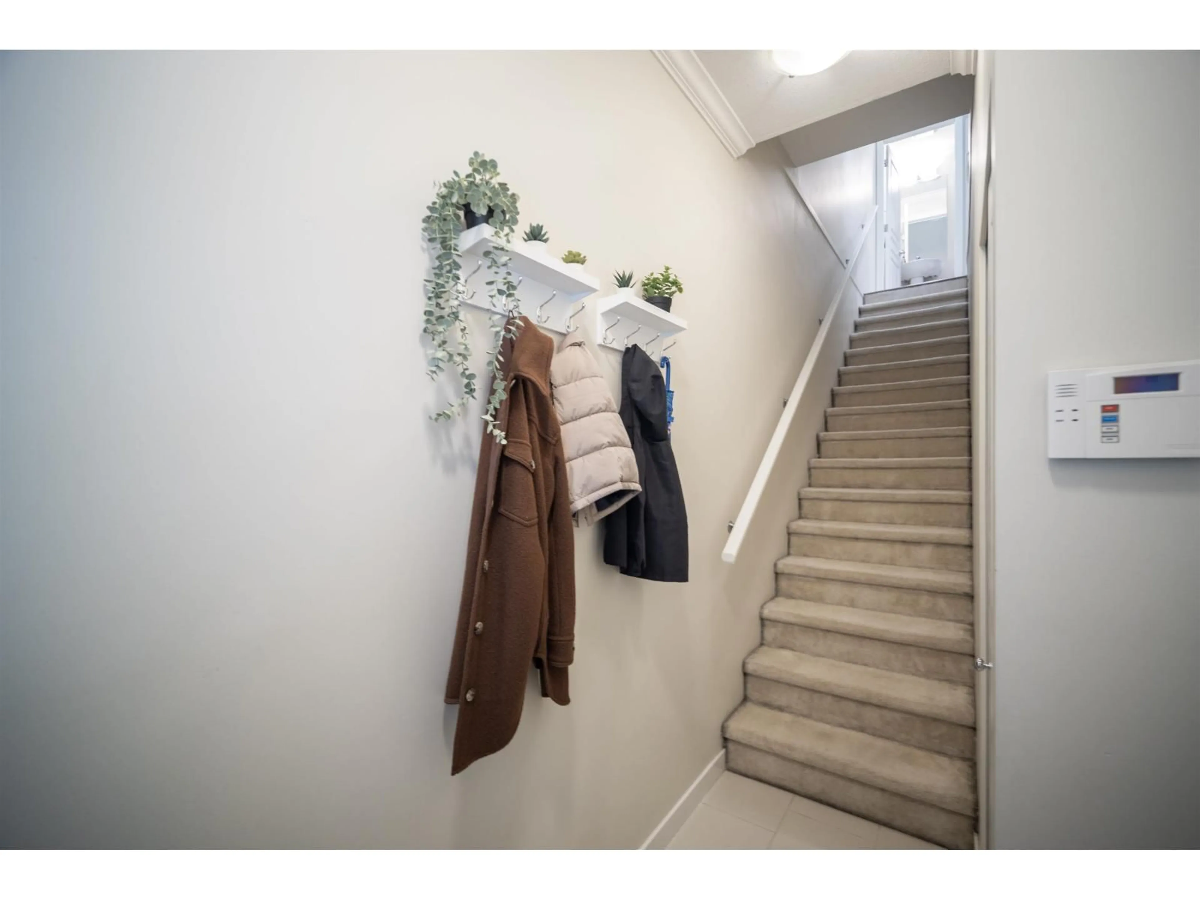 Indoor entryway for 52 - 10489 DELSOM CRESCENT, Delta British Columbia V4C0B9