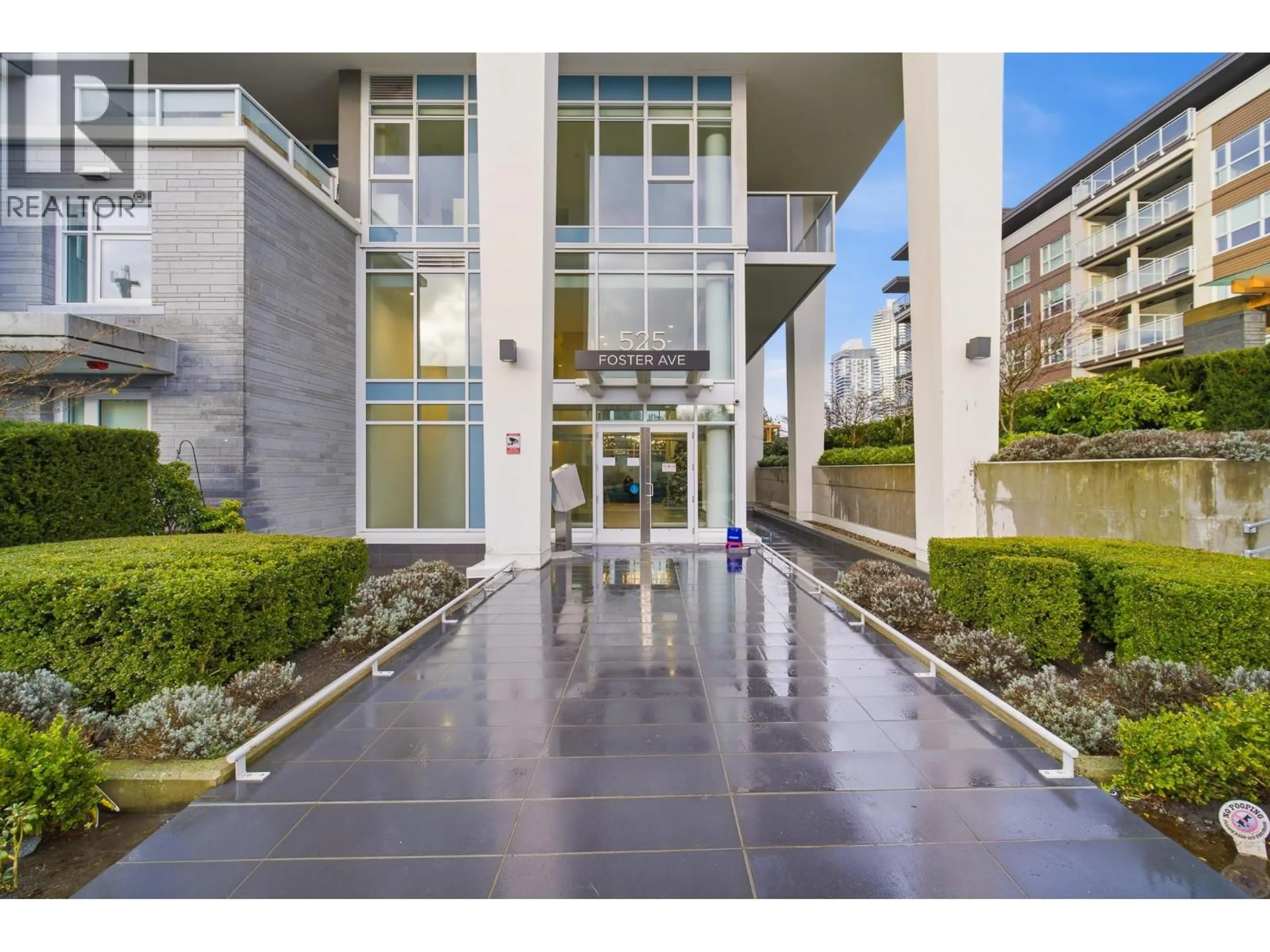 Indoor foyer for 810 - 525 FOSTER AVENUE, Coquitlam British Columbia V3J0H6