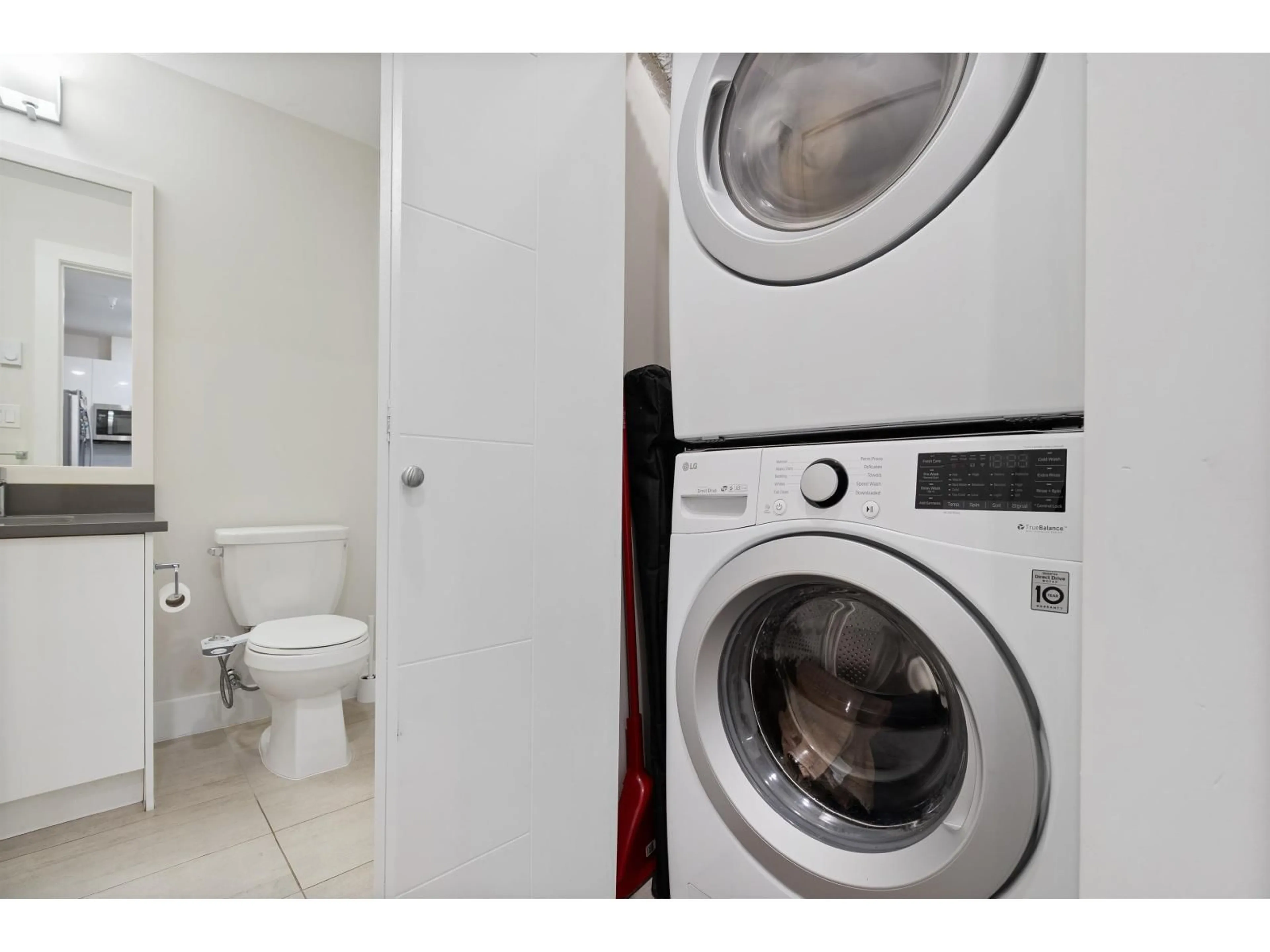 Standard bathroom, floor is not visible for 113 - 15351 101 AVENUE, Surrey British Columbia V3R0G2