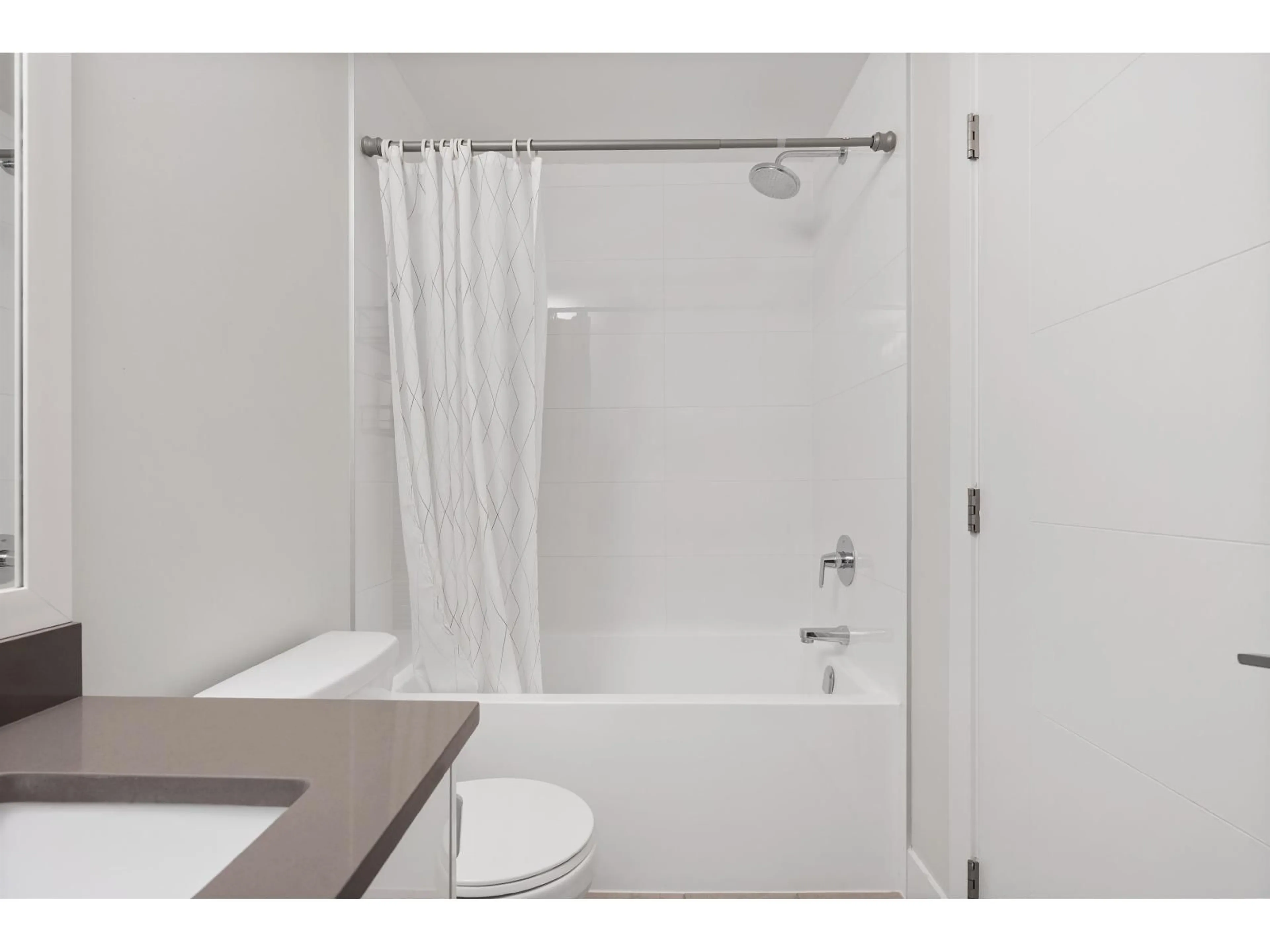Standard bathroom, unknown for 113 - 15351 101 AVENUE, Surrey British Columbia V3R0G2