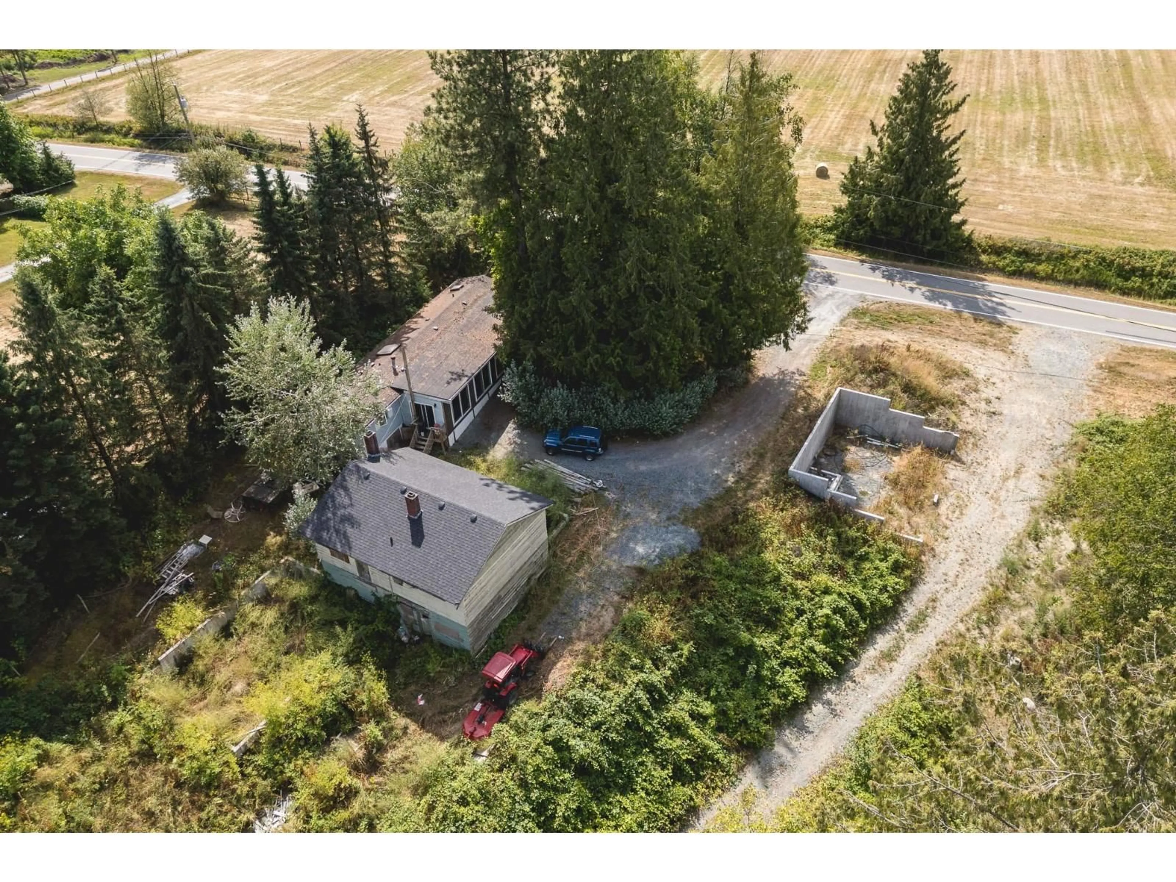 A pic from outside/outdoor area/front of a property/back of a property/a pic from drone, unknown for 488 240 STREET, Langley British Columbia V2Z2X6