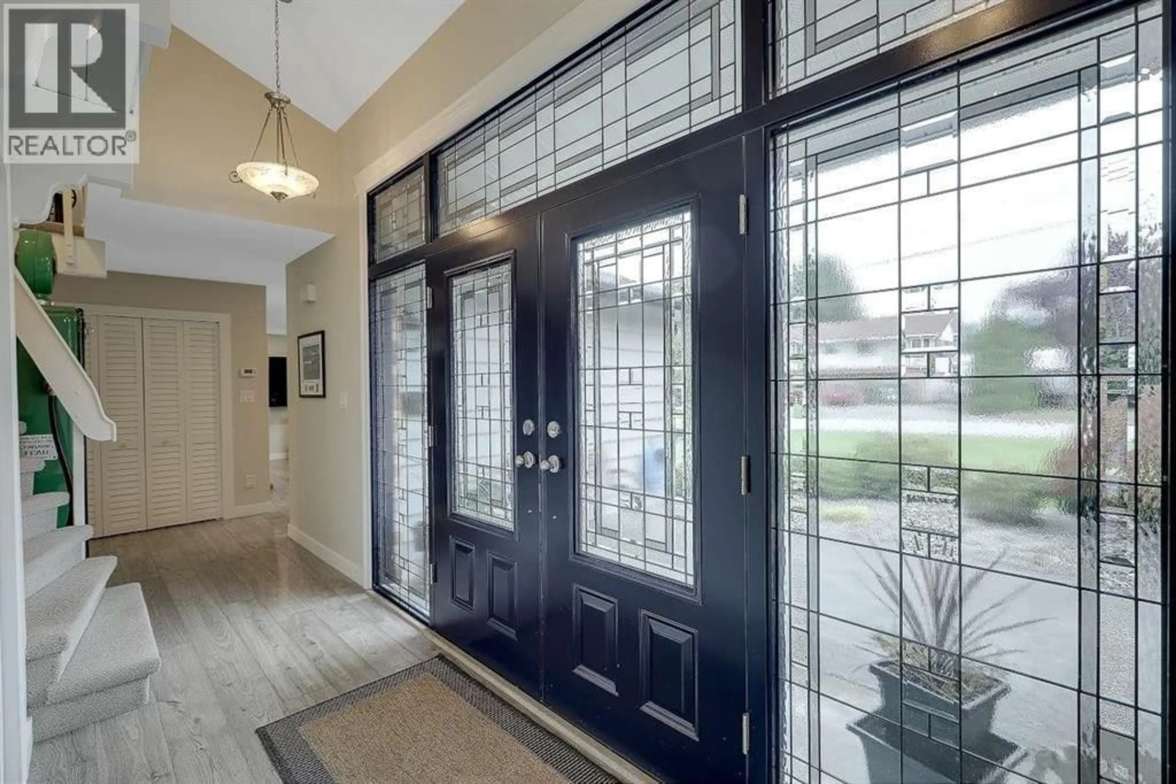 Indoor entryway for 20214 PATTERSON AVENUE, Maple Ridge British Columbia V2X2P4