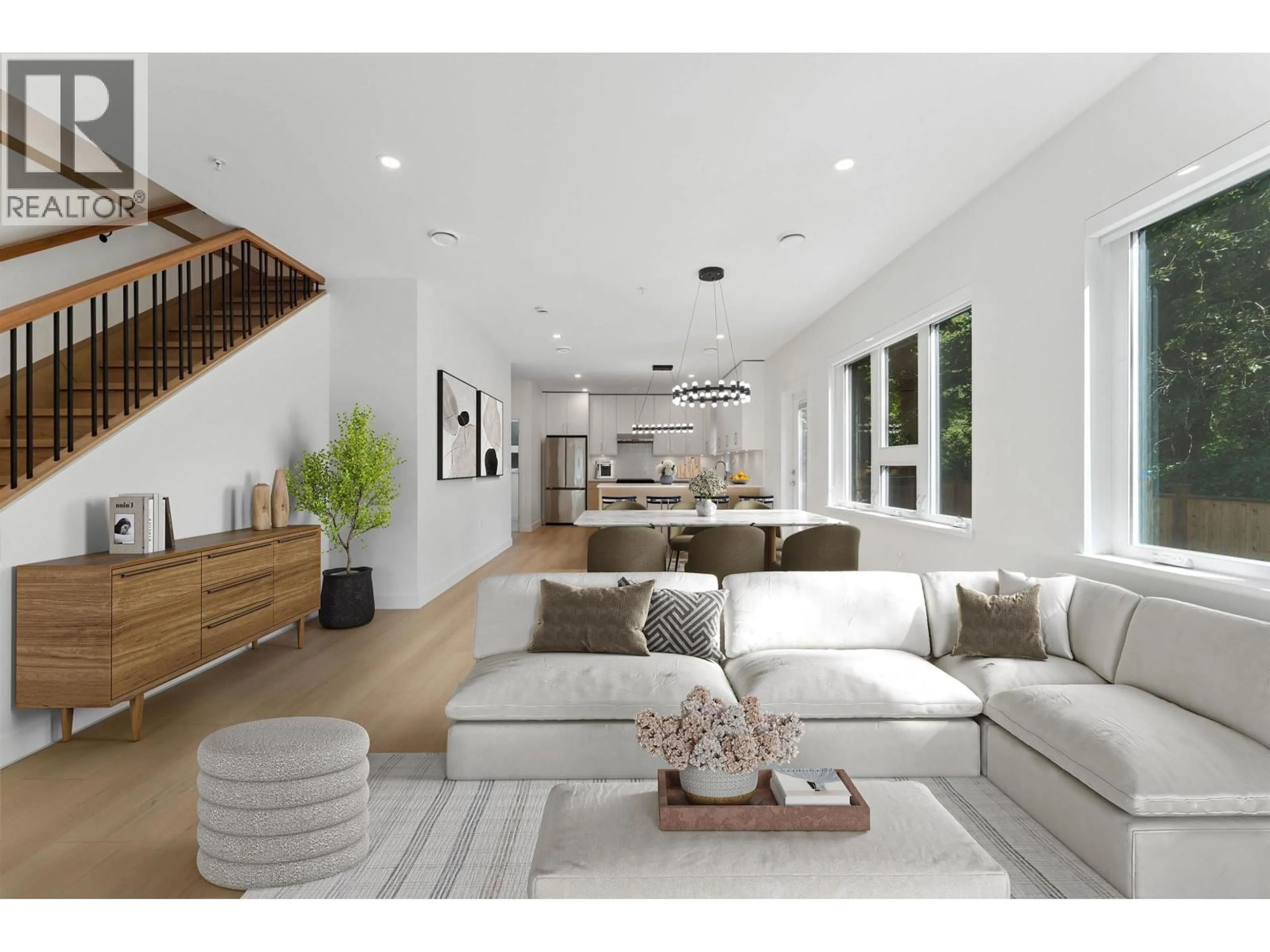 Living room with furniture, unknown for 842 ST. DENIS AVENUE, North Vancouver British Columbia V7J2G4