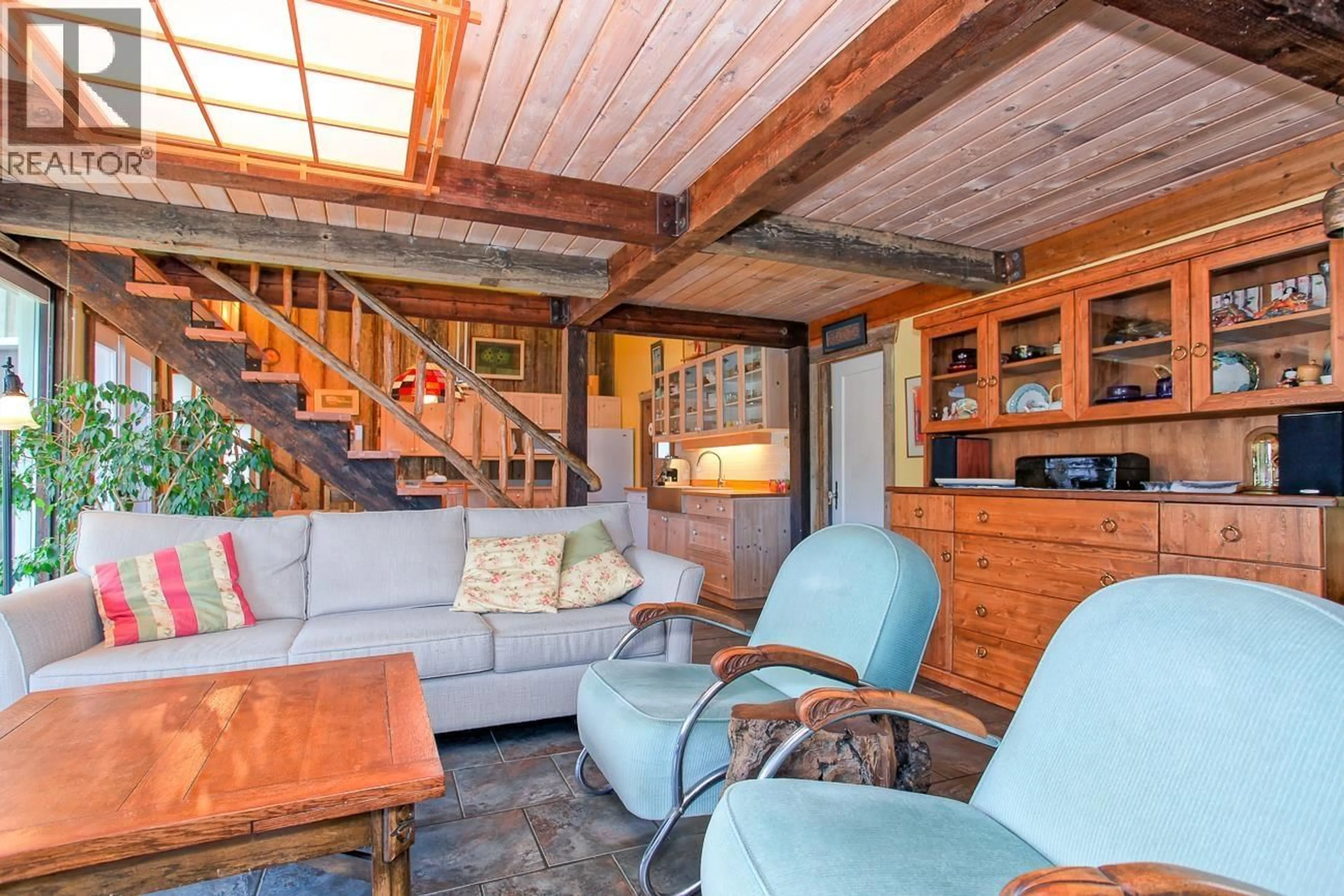 Living room with furniture, unknown for 4525 RIVER ROAD, Delta British Columbia V4K1R9