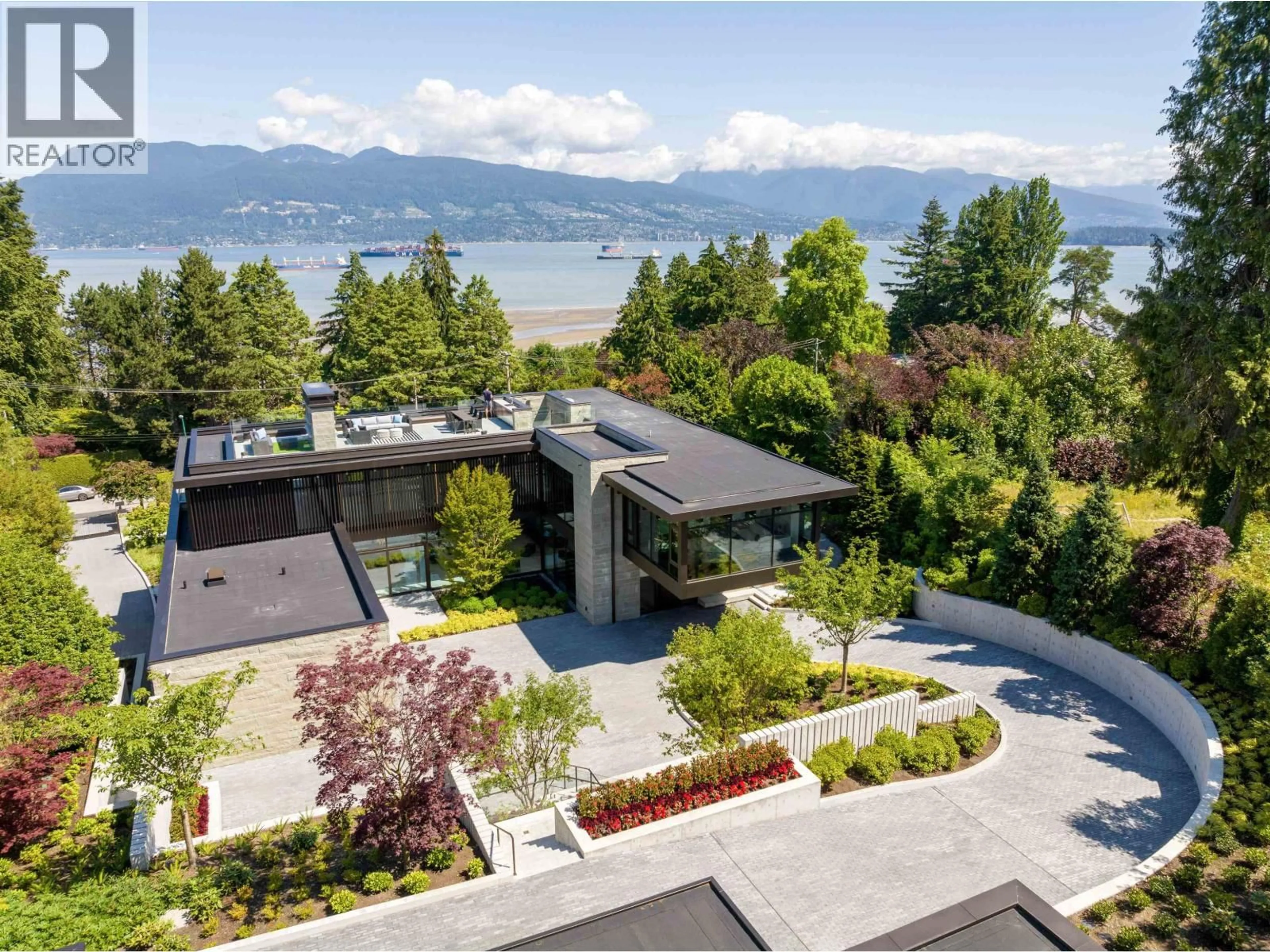A pic from outside/outdoor area/front of a property/back of a property/a pic from drone, water/lake/river/ocean view for 4838 BELMONT AVENUE, Vancouver British Columbia V6T1A9