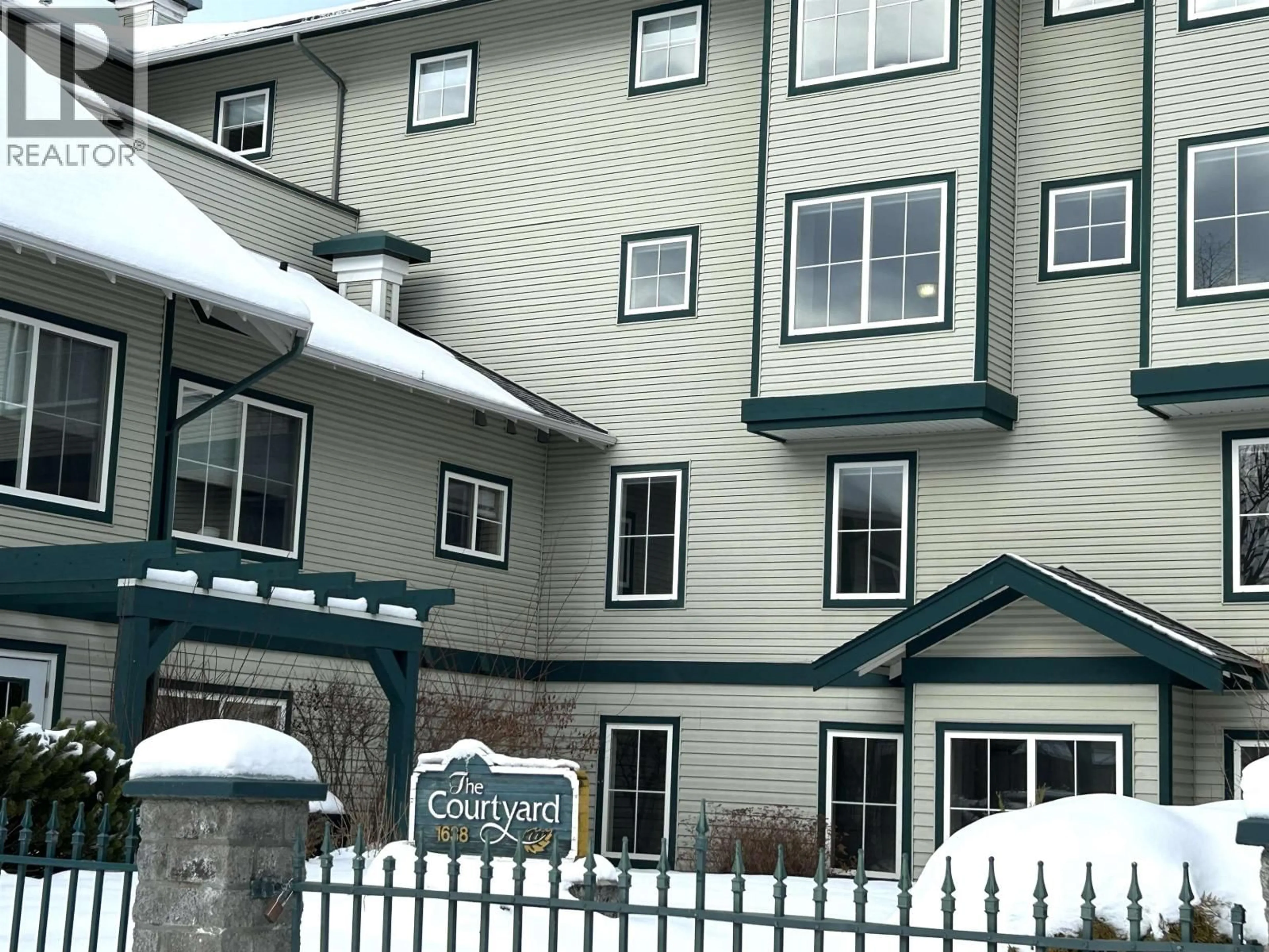 Patio, mountain view for 407 - 1638 6TH AVENUE, Prince George British Columbia V2L3N6