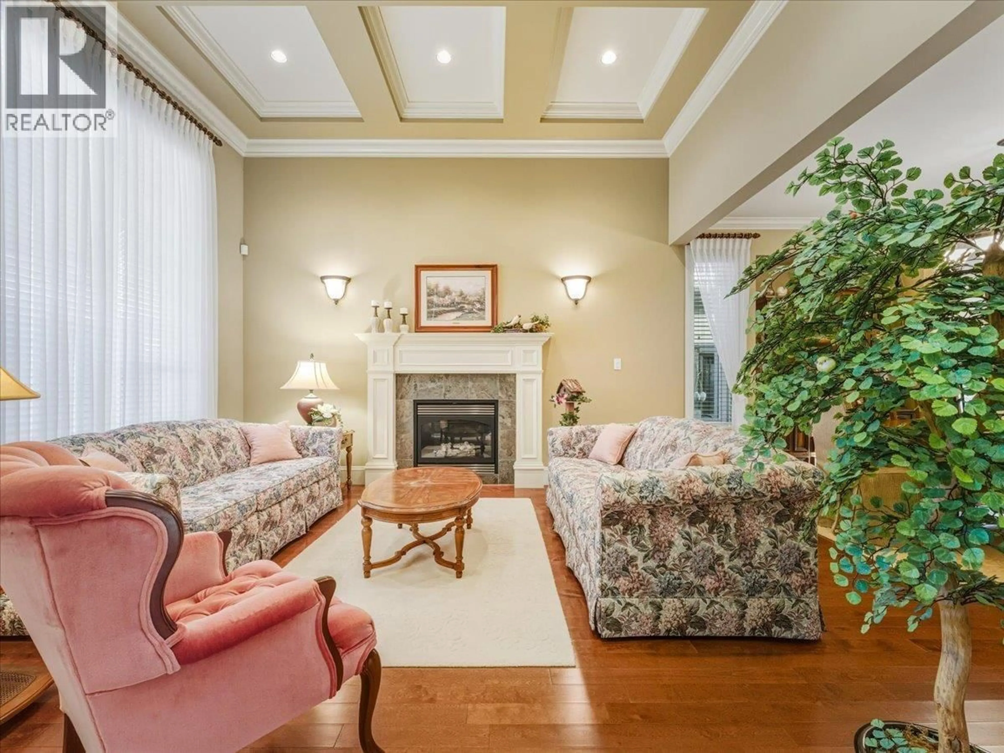 Living room with furniture, unknown for 5822 COVE LINK ROAD, Delta British Columbia V4K5G8