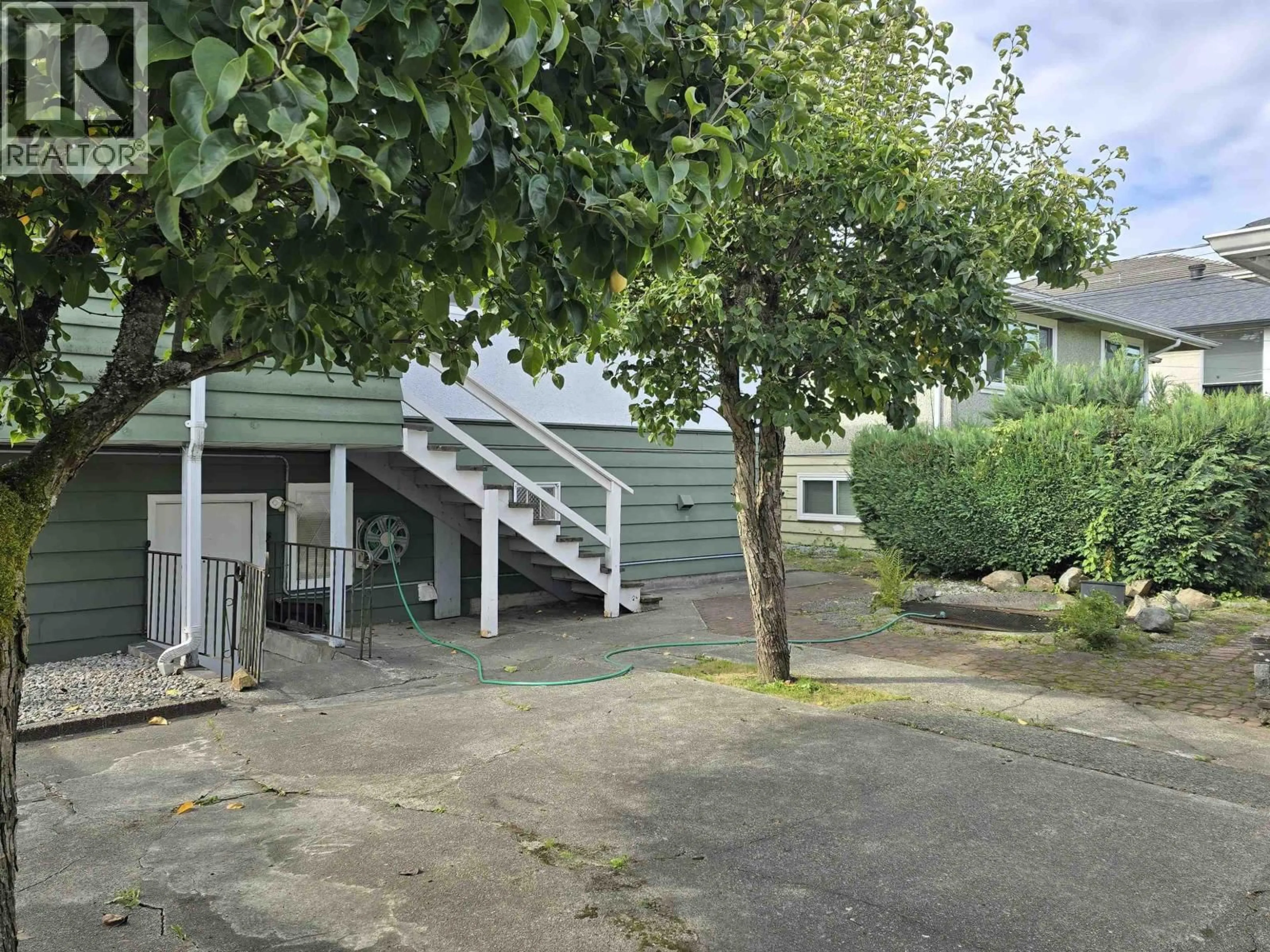 Unknown for 3369 PRICE STREET, Vancouver British Columbia V5R5P8