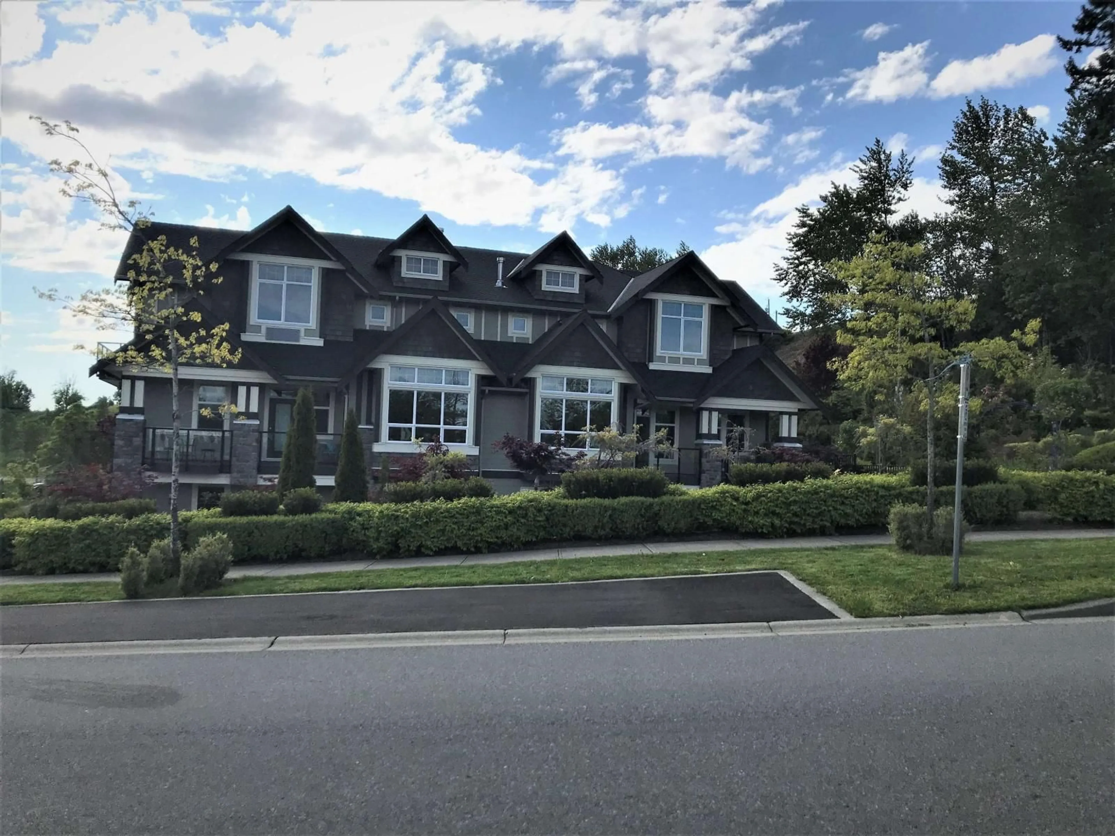 A pic from outside/outdoor area/front of a property/back of a property/a pic from drone, unknown for 2379 CHARDONNAY LANE, Abbotsford British Columbia V4X0A6