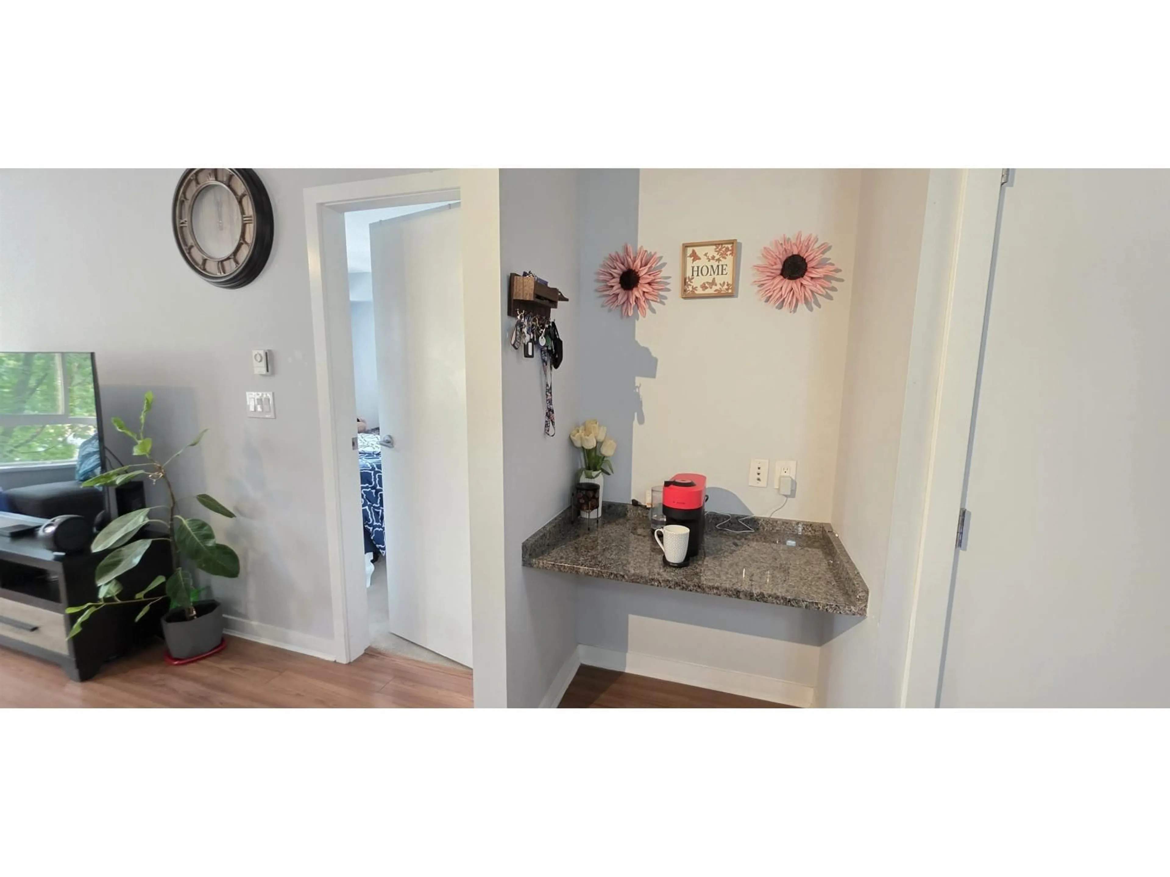 Indoor entryway for 212 - 7511 120 STREET, Delta British Columbia V4C0C1