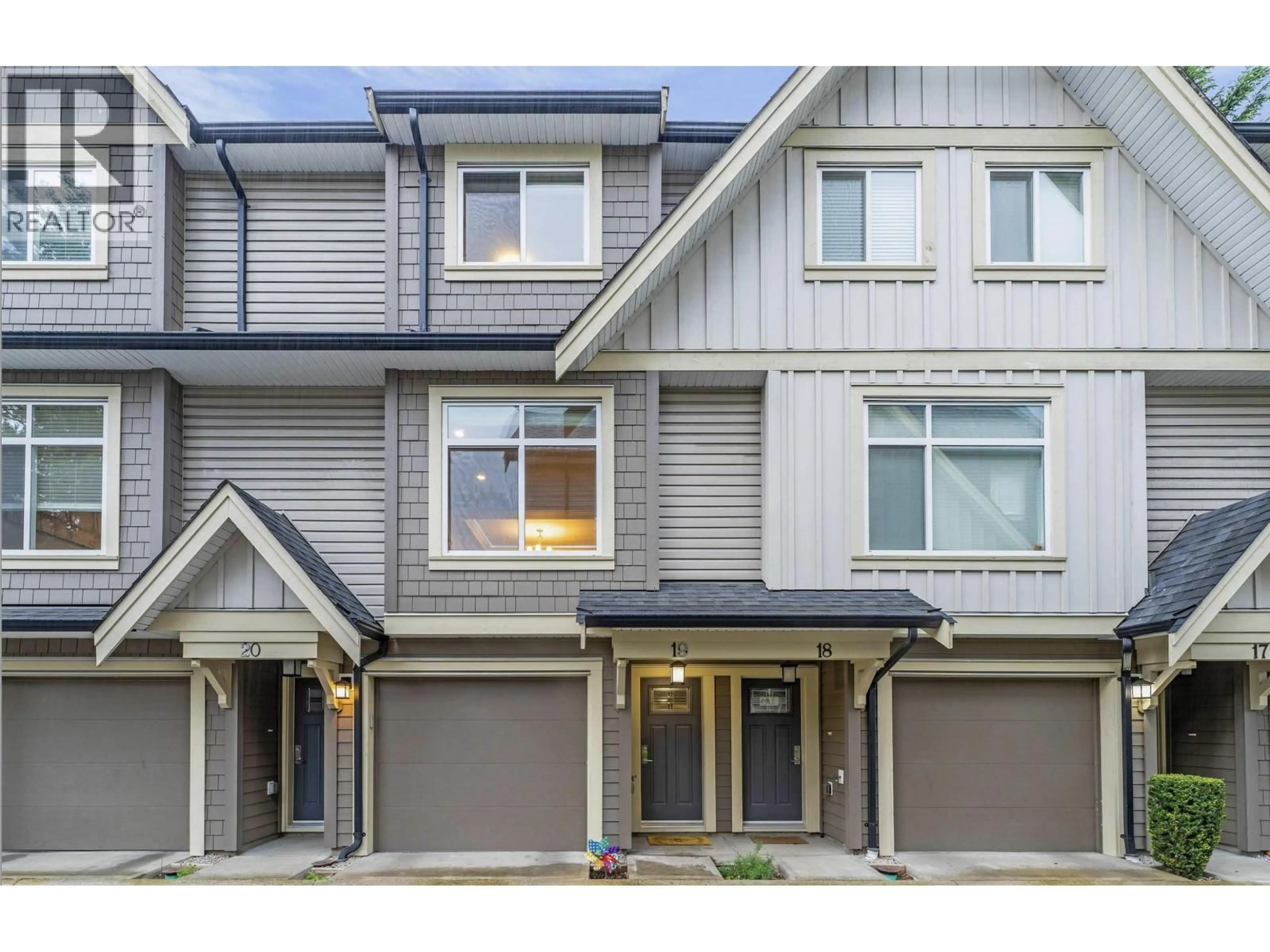 Home with vinyl exterior material, street for 19 - 6033 WILLIAMS ROAD, Richmond British Columbia V7E1K4