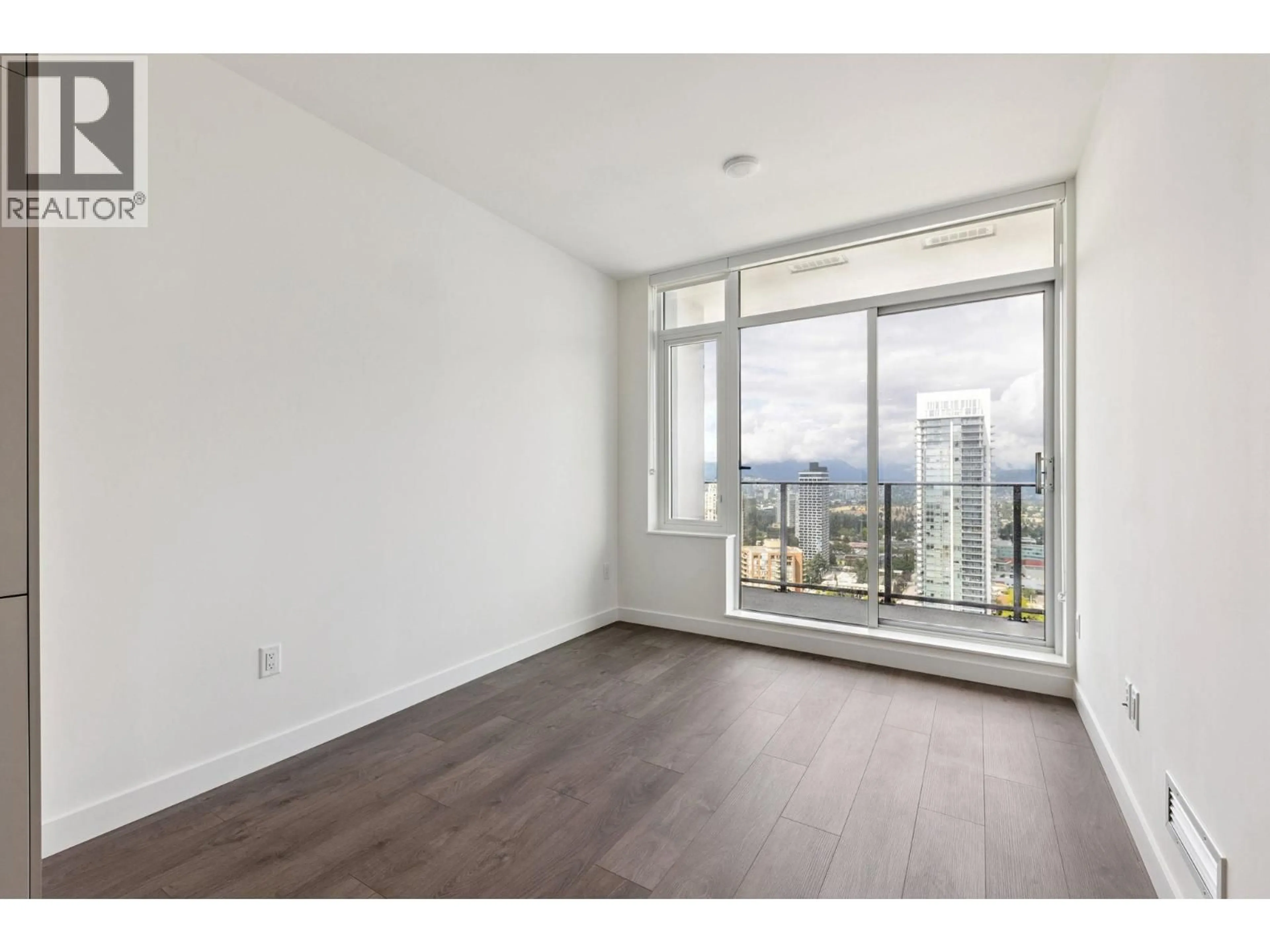 A pic of a room for 3208 - 6468 WILLINGDON AVENUE, Burnaby British Columbia V5H0L3