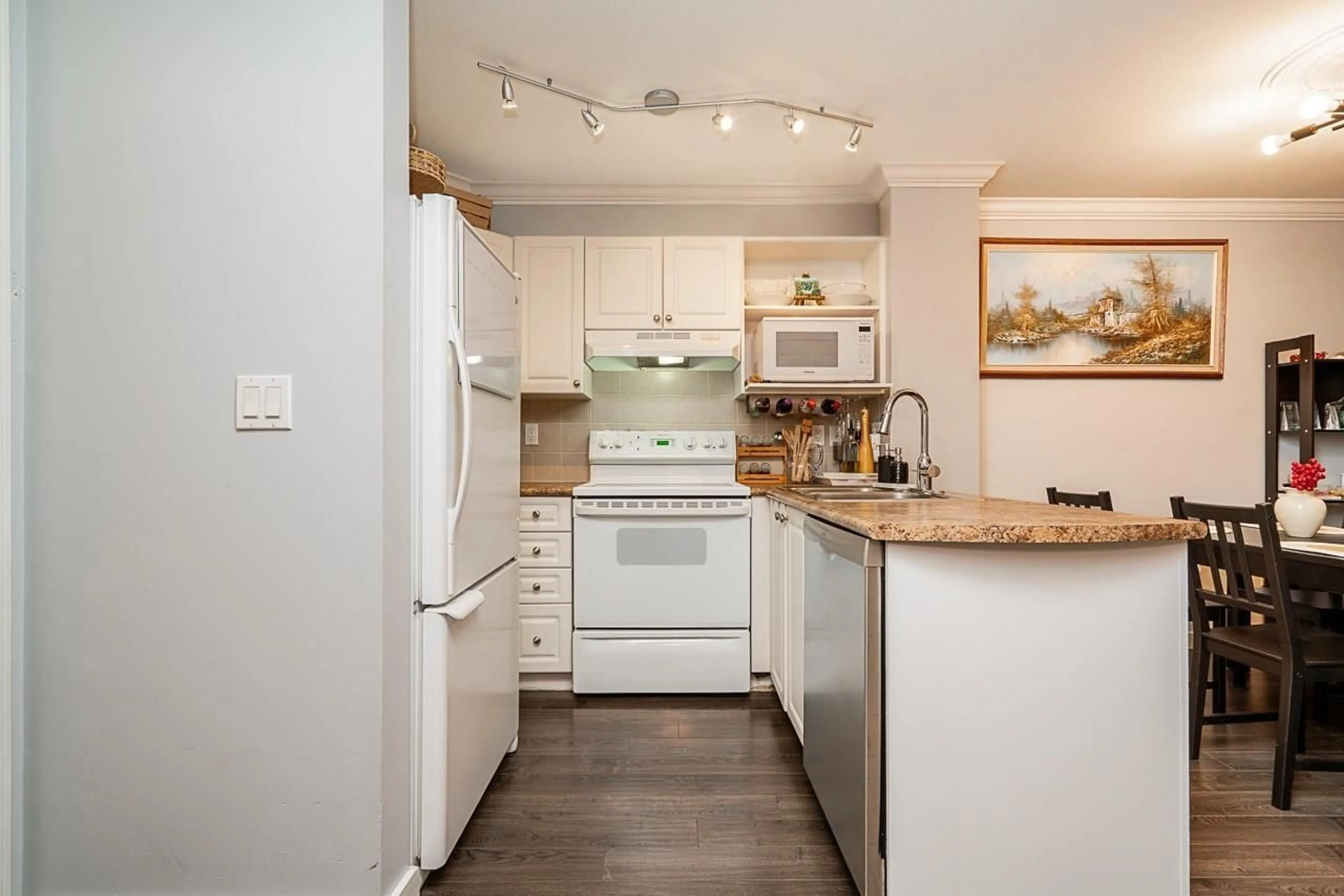 Standard kitchen, unknown for 314 - 6359 198 STREET, Langley British Columbia V2Y2E3