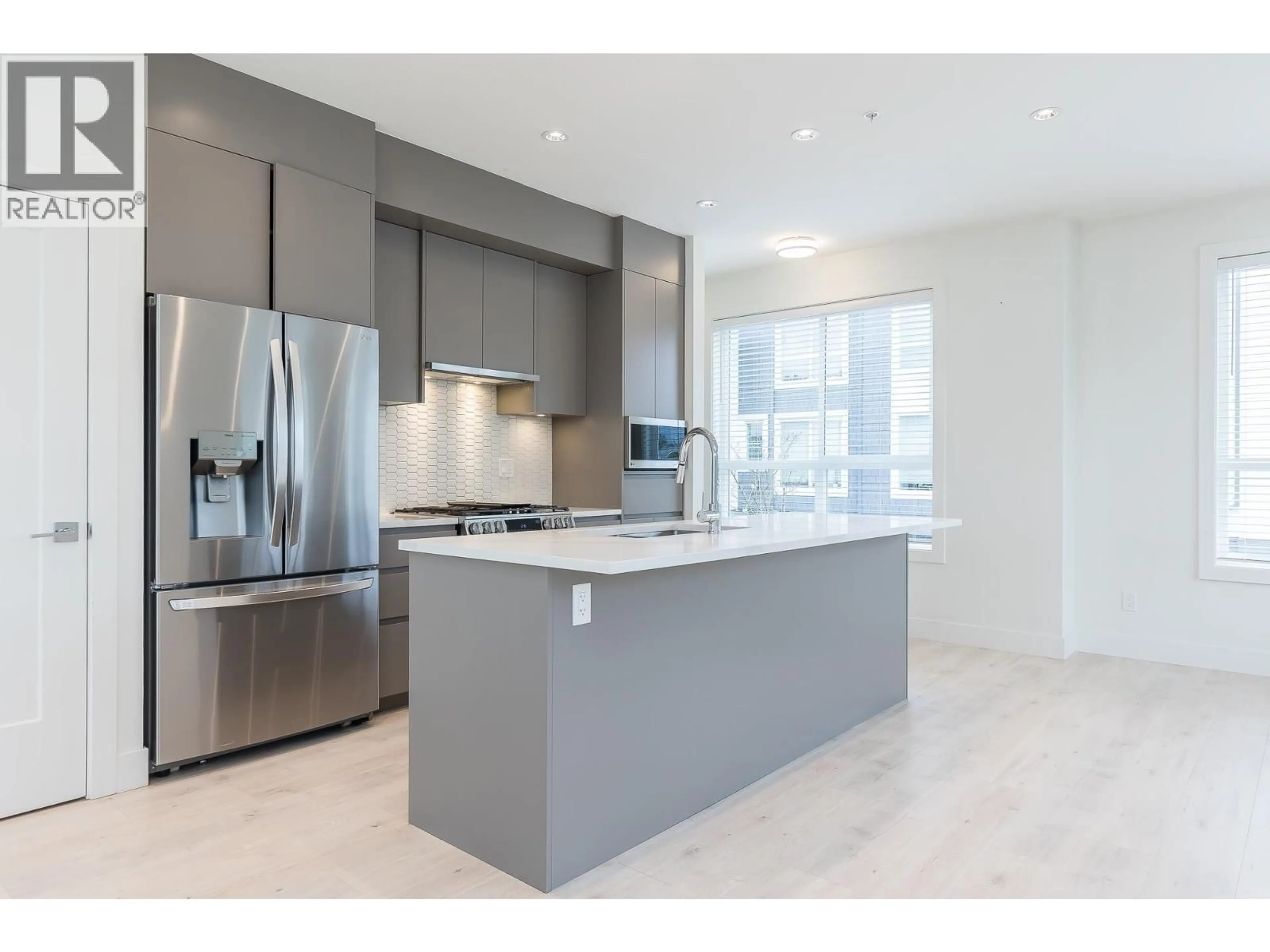 Open concept kitchen, unknown for 20 - 23785 DEWDNEY TRUNK ROAD, Maple Ridge British Columbia V4R0H8