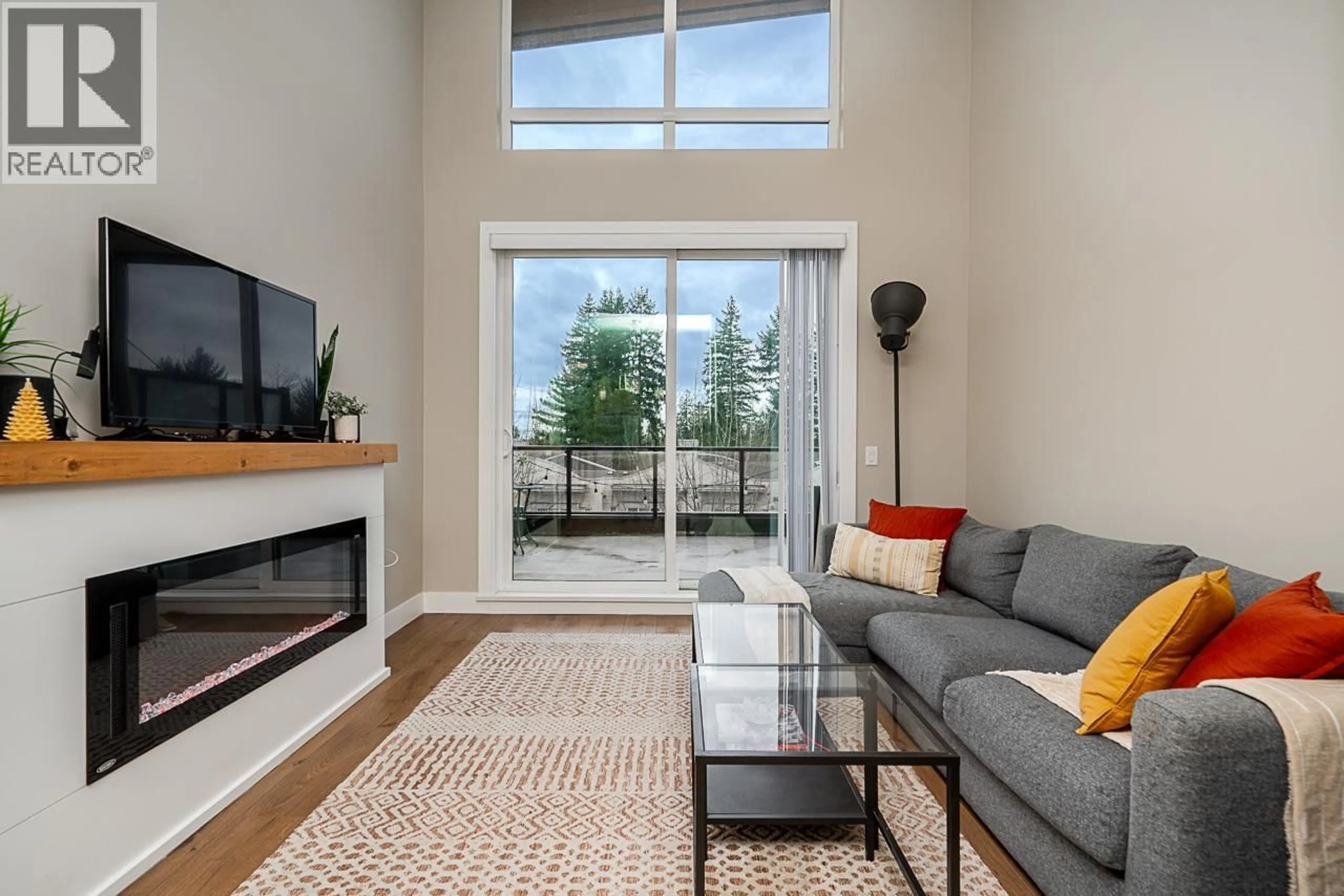 Living room with furniture, unknown for 402 - 12460 191 STREET, Pitt Meadows British Columbia V3Y2J2