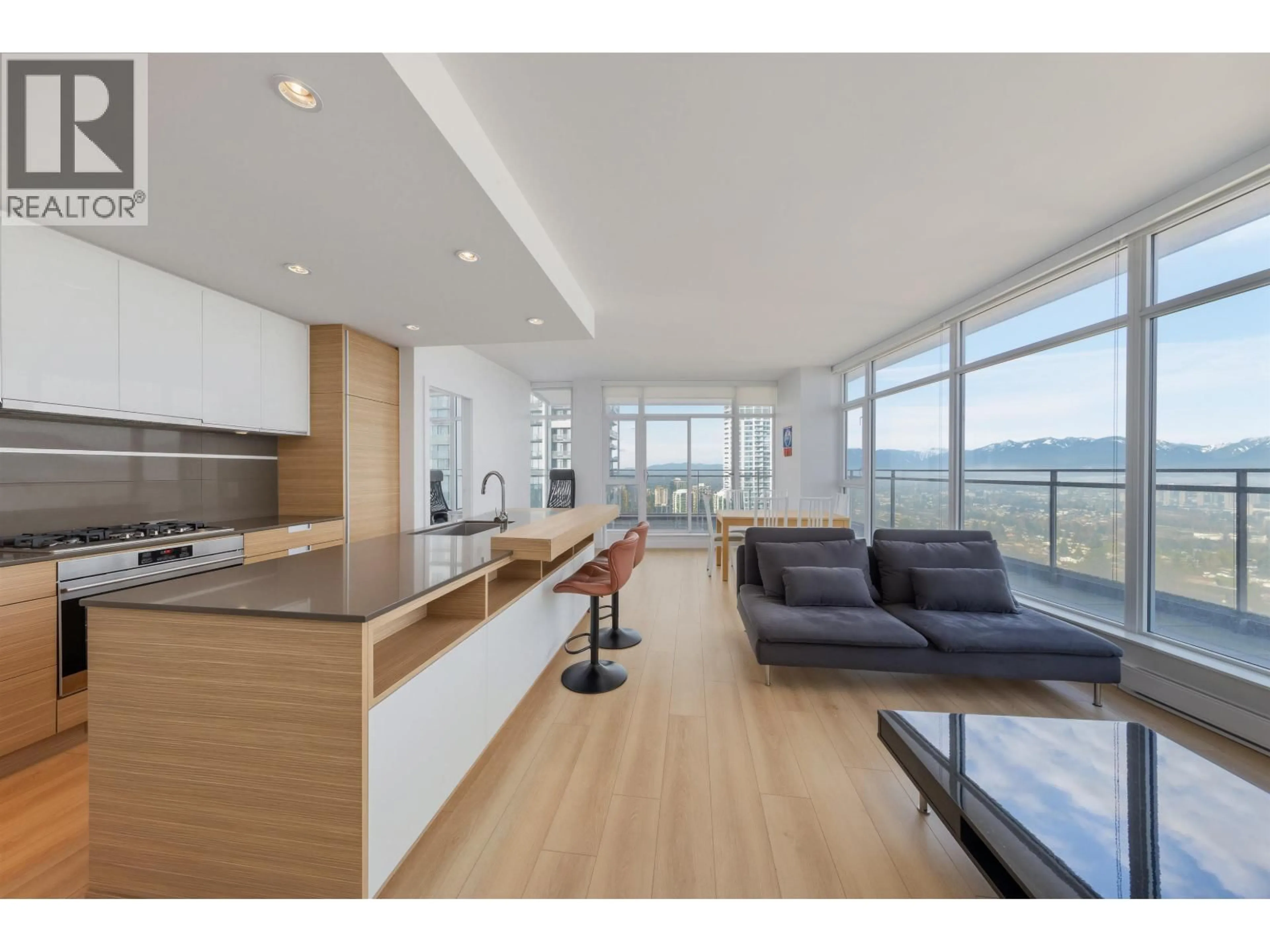 Open concept kitchen, wood/laminate floor for 3503 - 4688 KINGSWAY, Burnaby British Columbia V5H0J9