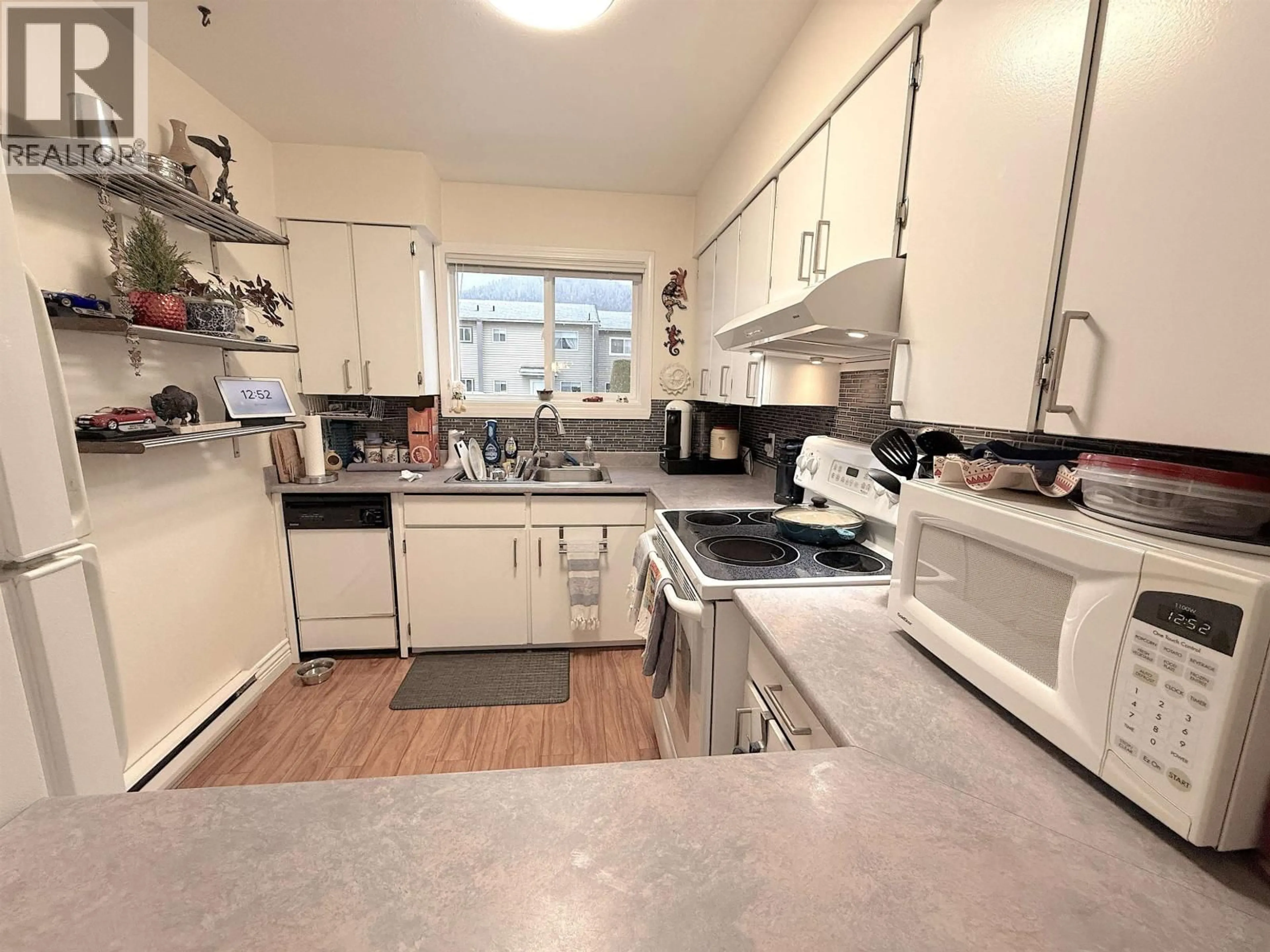 Standard kitchen, unknown for 594 4TH AVENUE, Prince Rupert British Columbia V8J3Y2