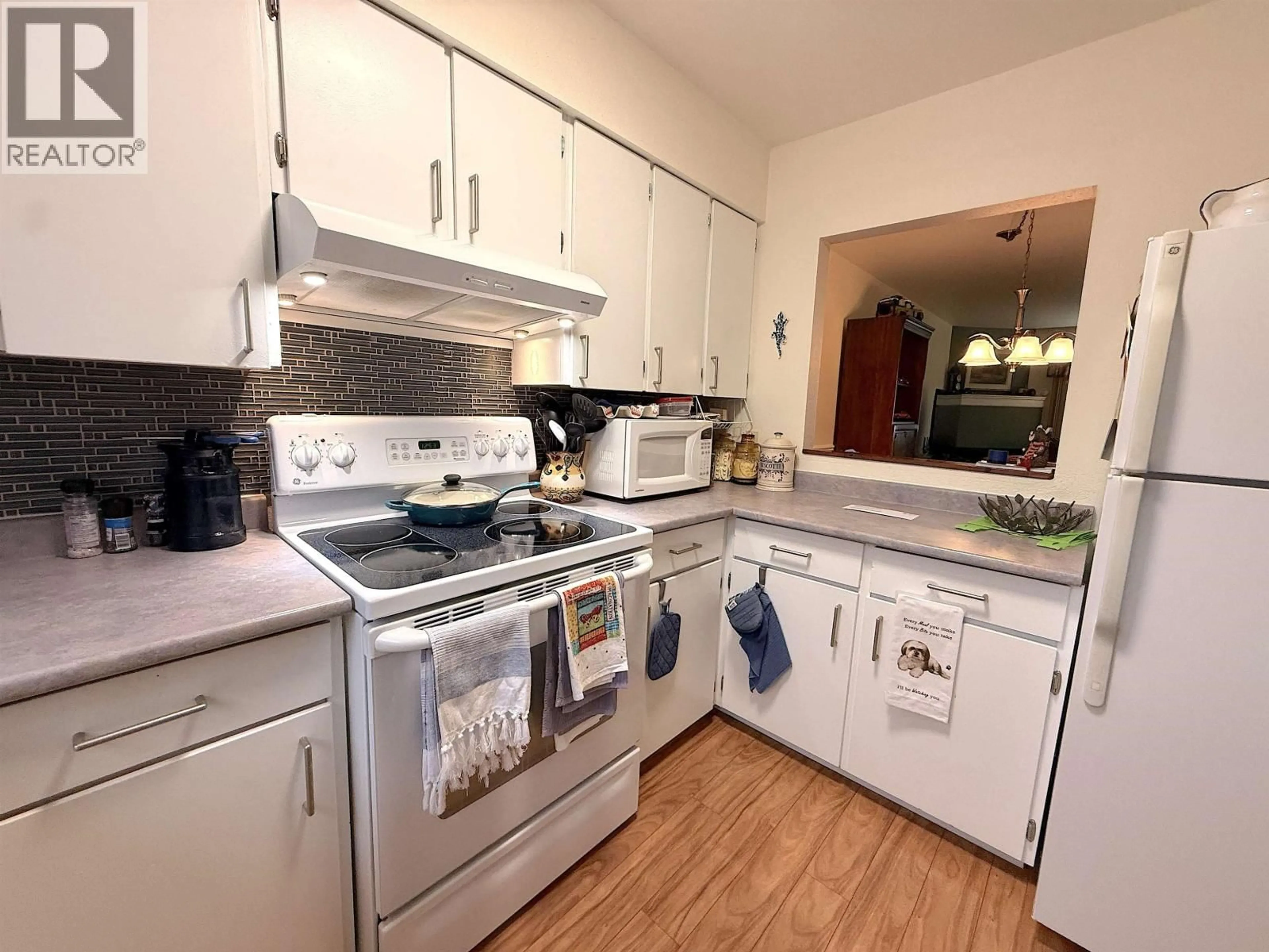 Standard kitchen, unknown for 594 4TH AVENUE, Prince Rupert British Columbia V8J3Y2