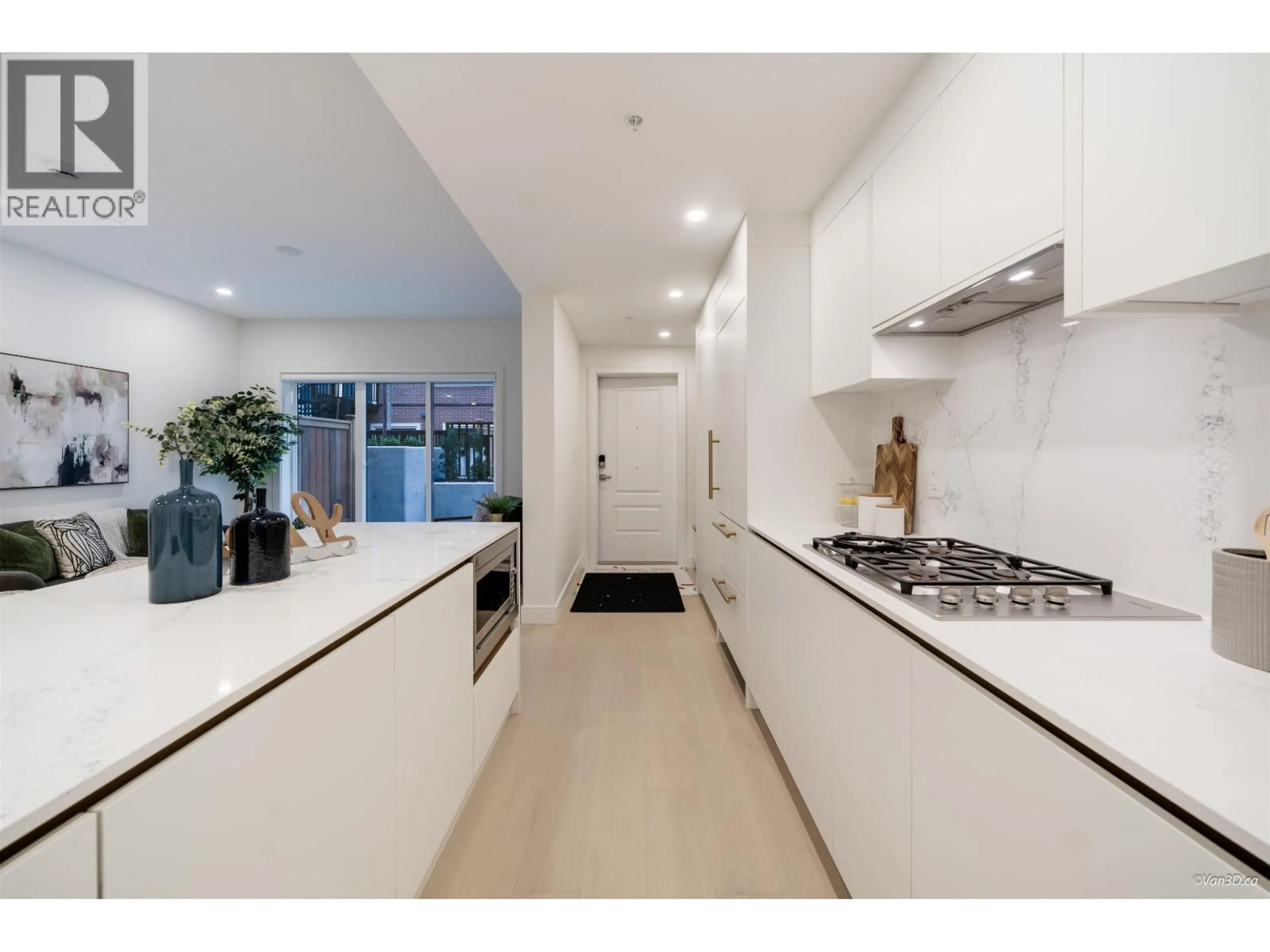 Unknown for 110 - 918 32RD AVENUE, Vancouver British Columbia V5Z2K2