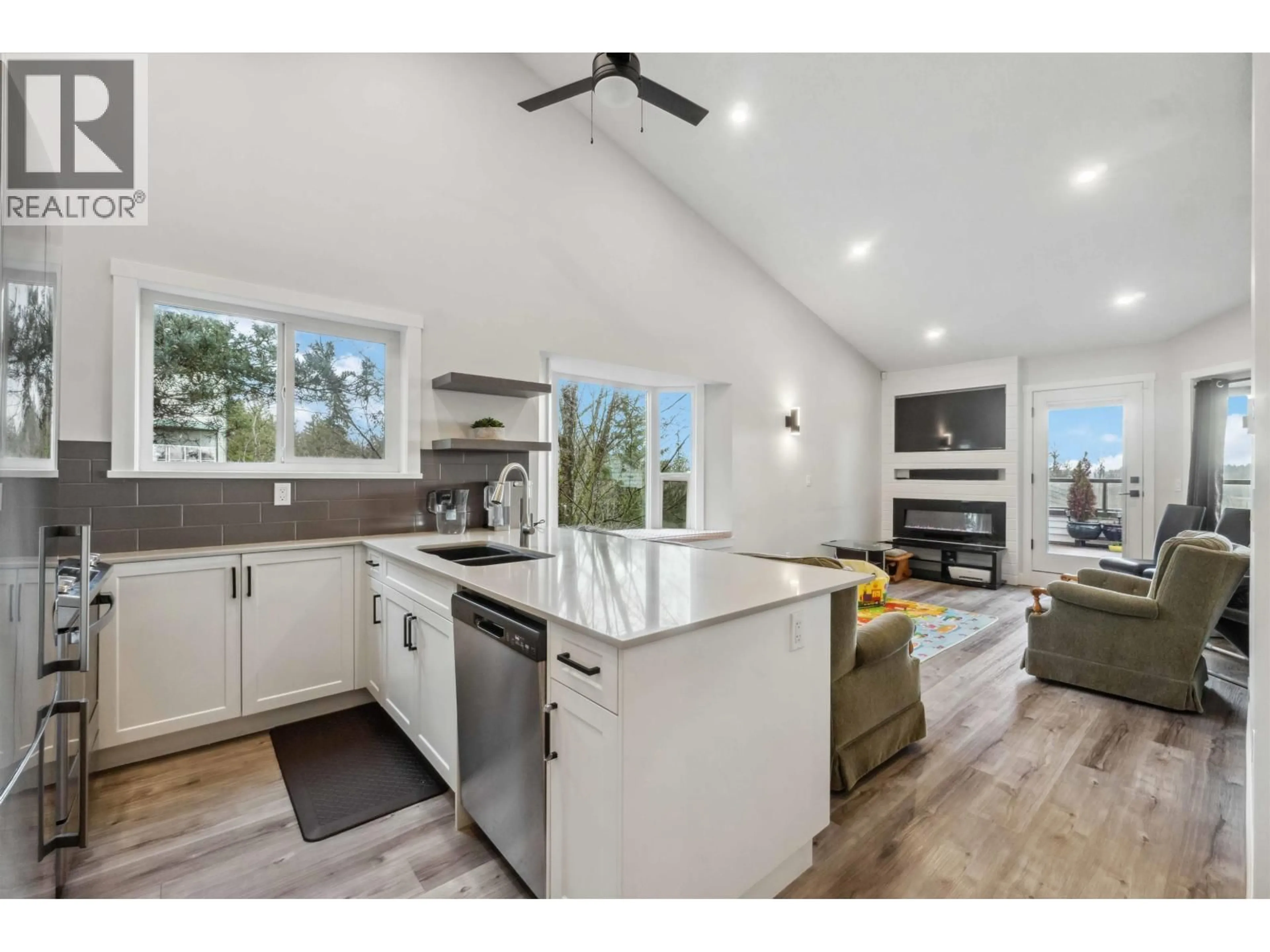 Open concept kitchen, unknown for 306 - 11726 225 STREET, Maple Ridge British Columbia V2X6E4