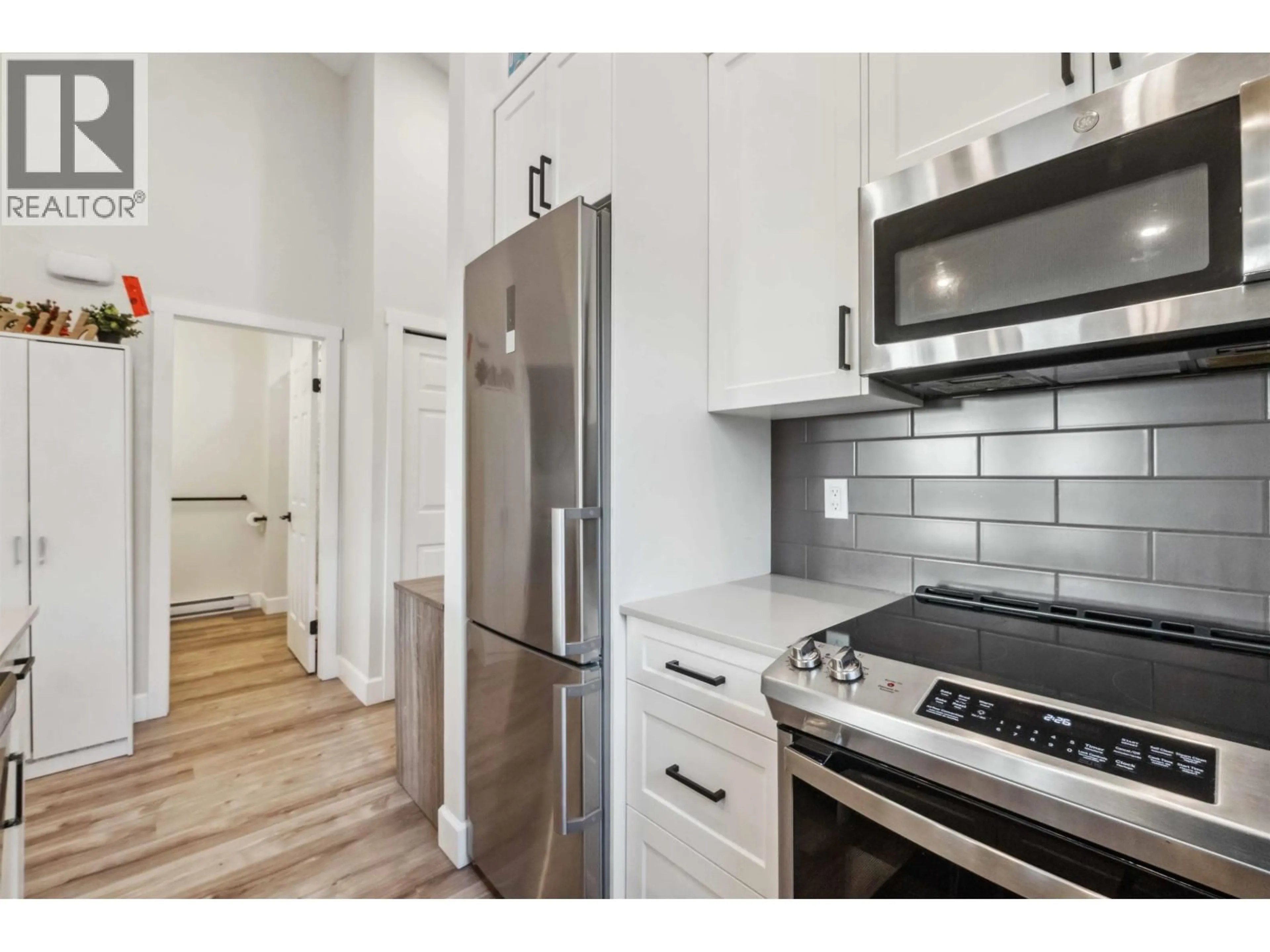 Standard kitchen, unknown for 306 - 11726 225 STREET, Maple Ridge British Columbia V2X6E4