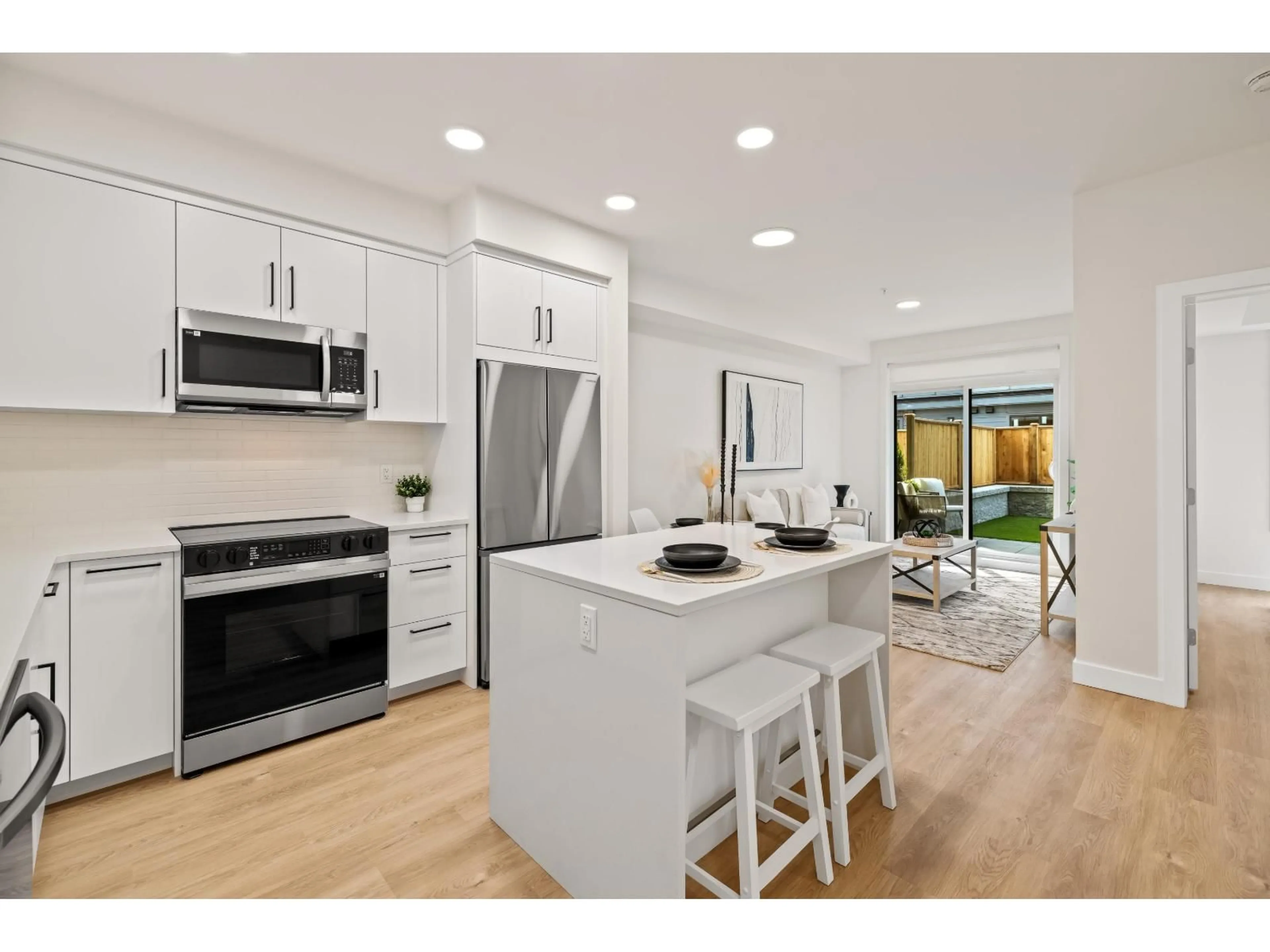 Open concept kitchen, unknown for 304 - 33816 SOUTH FRASER WAY, Abbotsford British Columbia V2S0P2