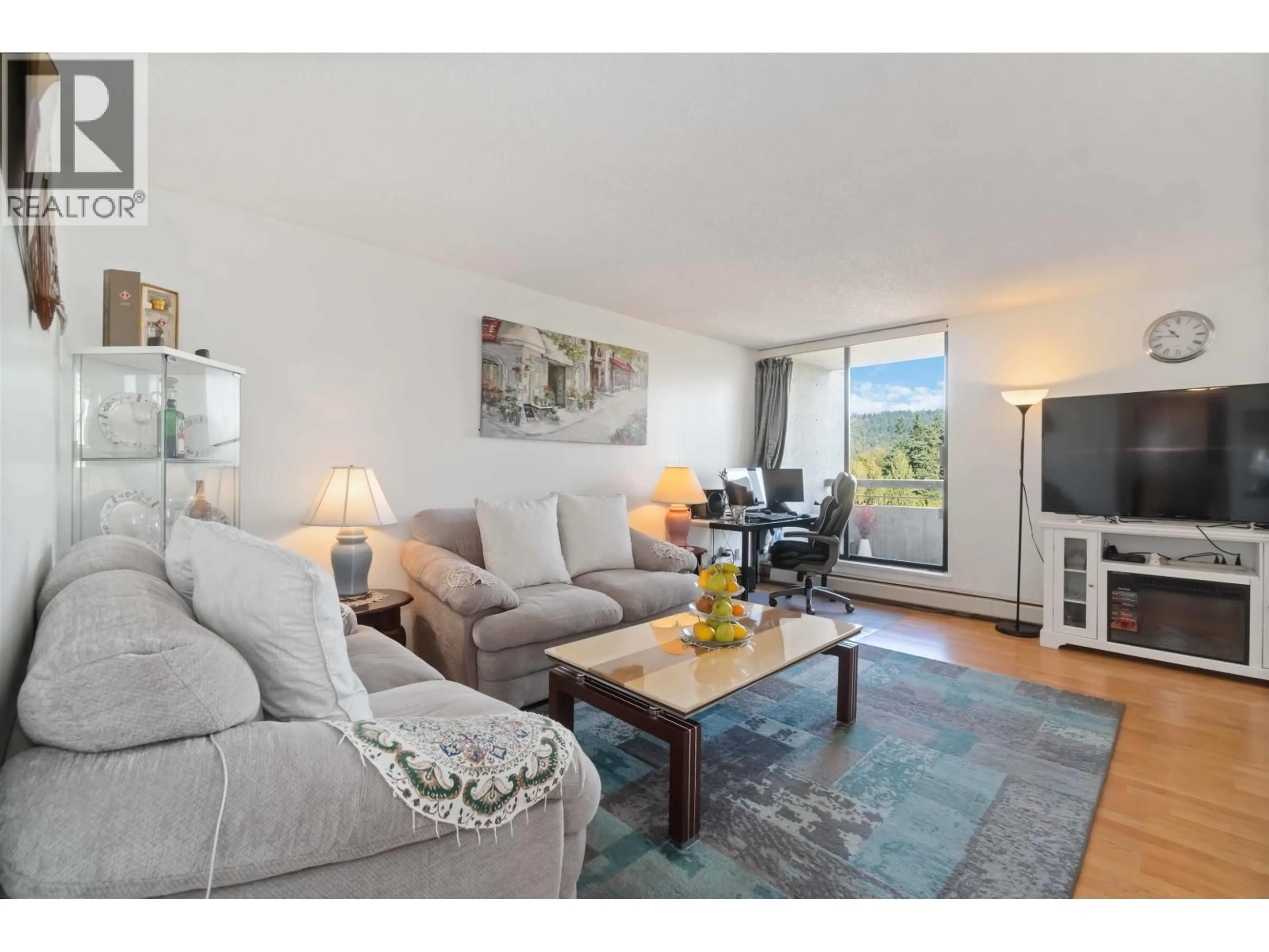 Living room with furniture, unknown for 1201 - 3755 BARTLETT COURT, Burnaby British Columbia V3J7G7