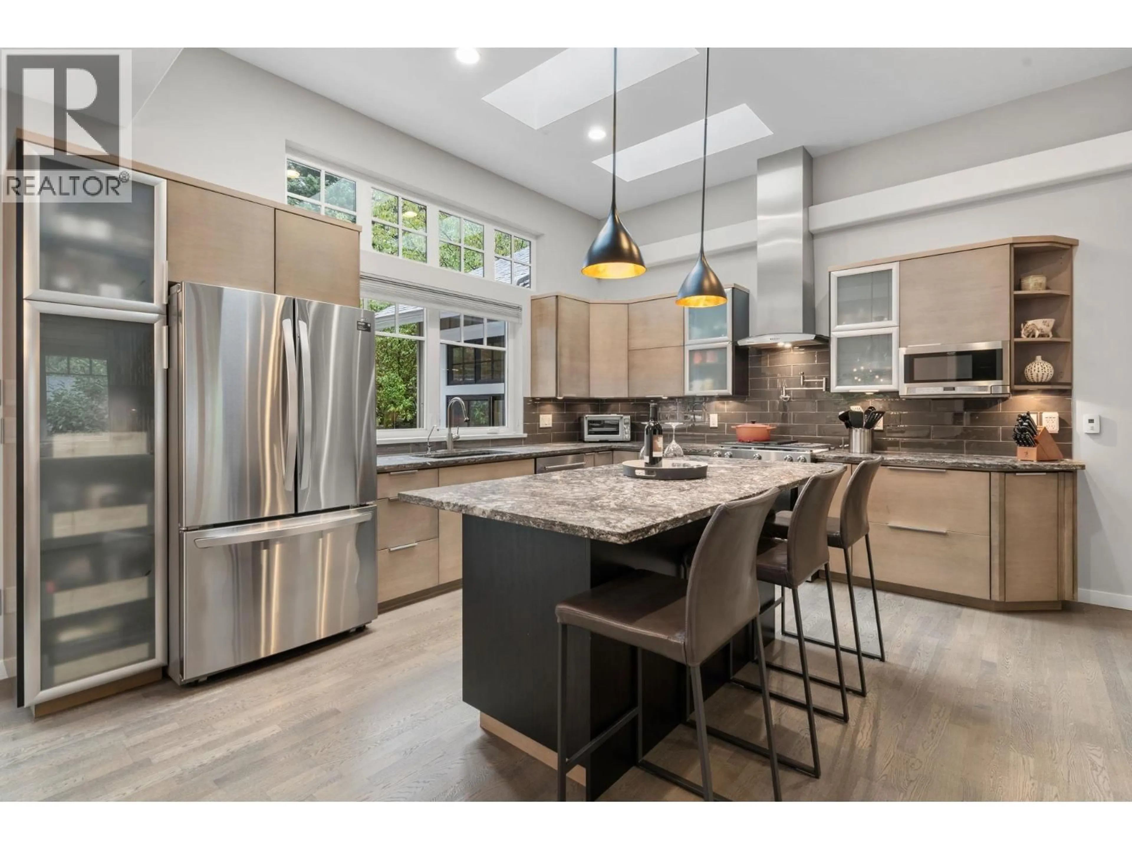 Open concept kitchen, unknown for 2140 PEMBERTON AVENUE, North Vancouver British Columbia V7P2T1